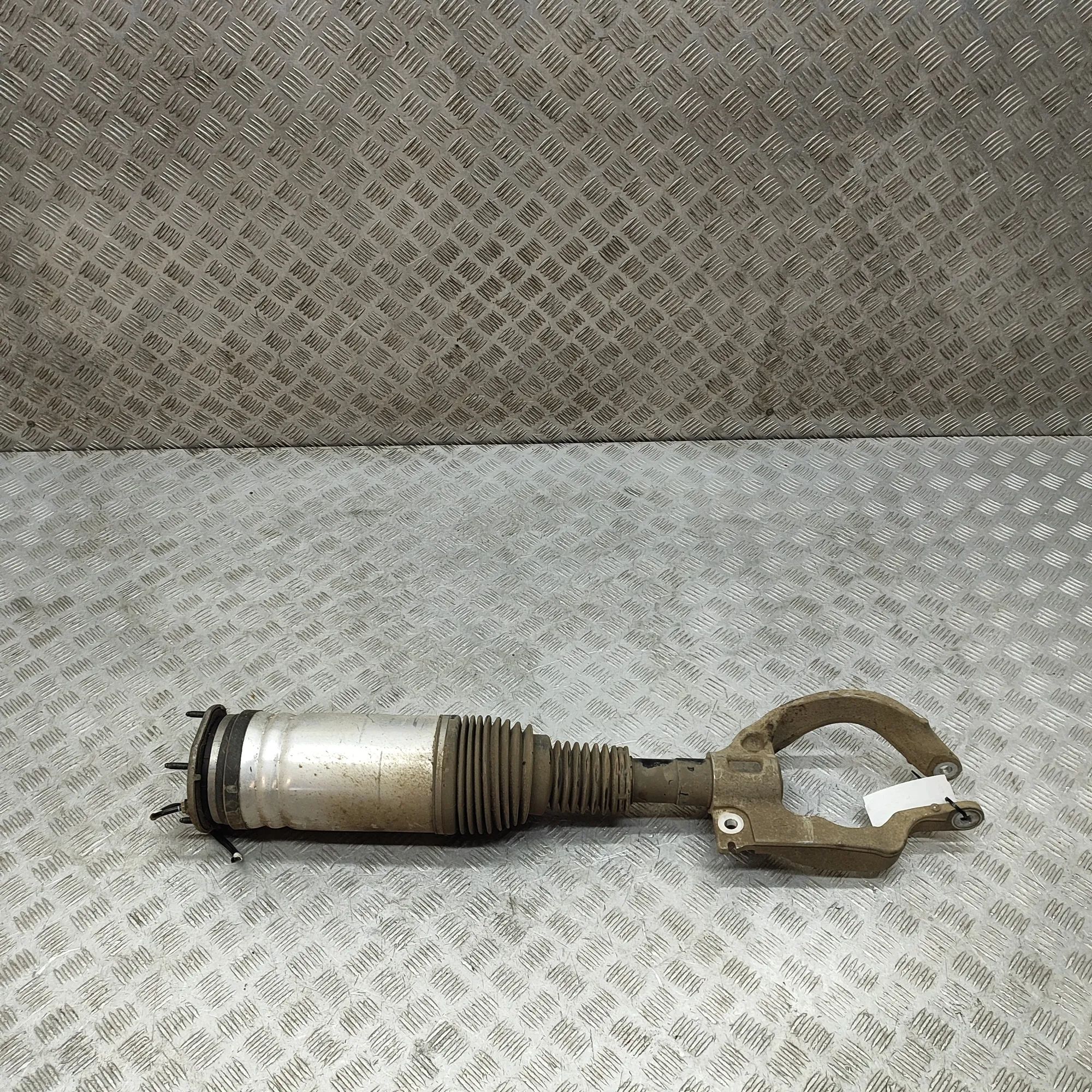 Land Rover Discovery Front Right Air Shock Absorber Front Right Air Shock Absorber — LAND ROVER DIS...