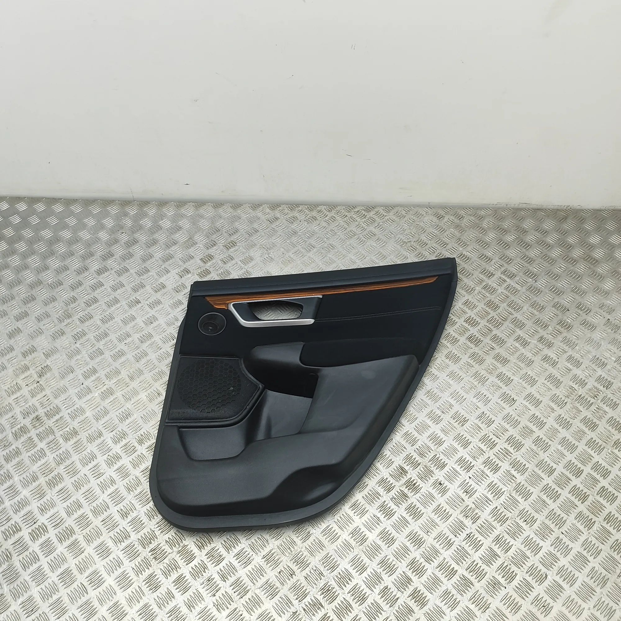 Honda CR-V Rear Right Door Panel Rear Right Door Panel — HONDA CR-V (V RW) (2017...
