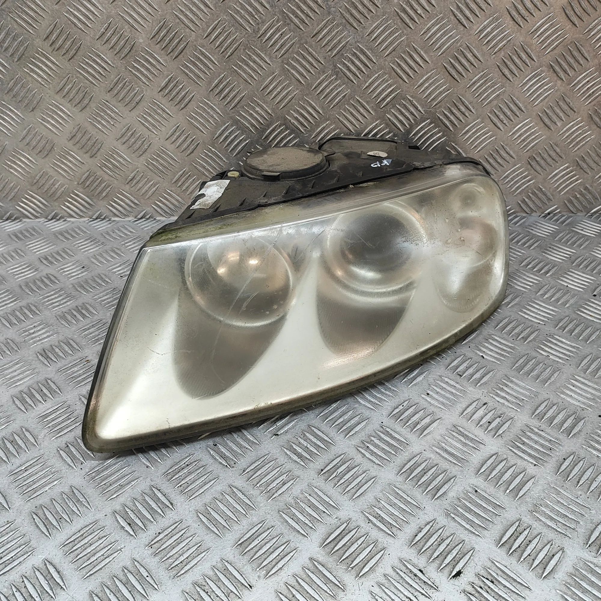 Volkswagen Touareg Front Left Headlight Front Left Headlight — VW TOUAREG (7LA, 7L6, 7L...