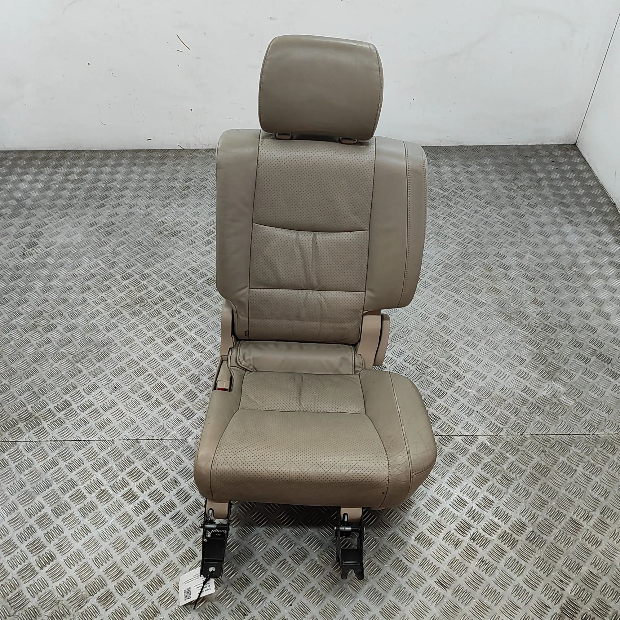 Toyota Land Cruiser 100 Заднее сиденье Rear seat — TOYOTA LAND CRUISER (120 _J12_) (20...
