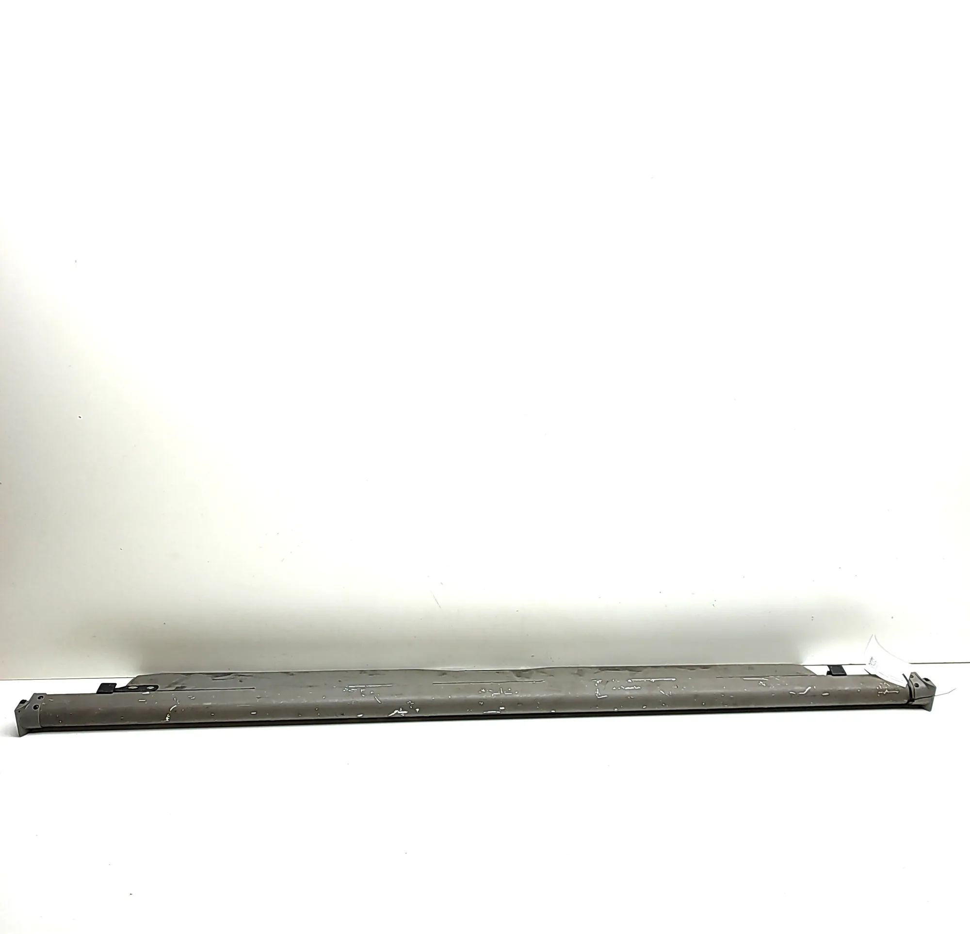 Toyota Land Cruiser 100 Retractable luggage cover Retractable luggage cover — TOYOTA LAND CRUISER...