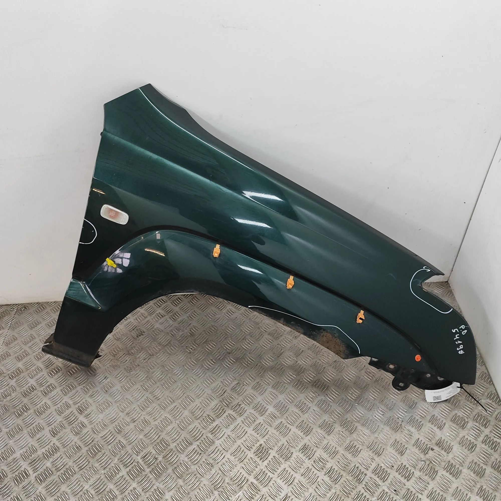 Toyota Land Cruiser 100 Front Right Fender Front Right Fender — TOYOTA LAND CRUISER (120 _...