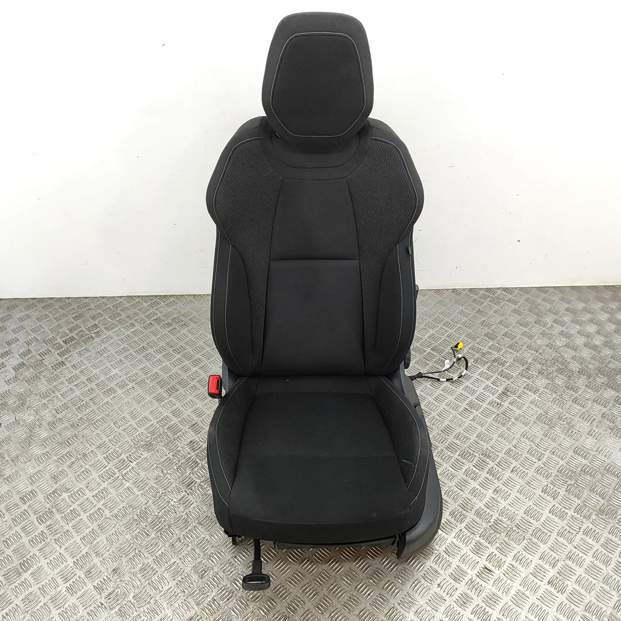 Skoda Karoq Front Left Seat Front left seat — SKODA KAROQ (NU7) (2017-...) ...