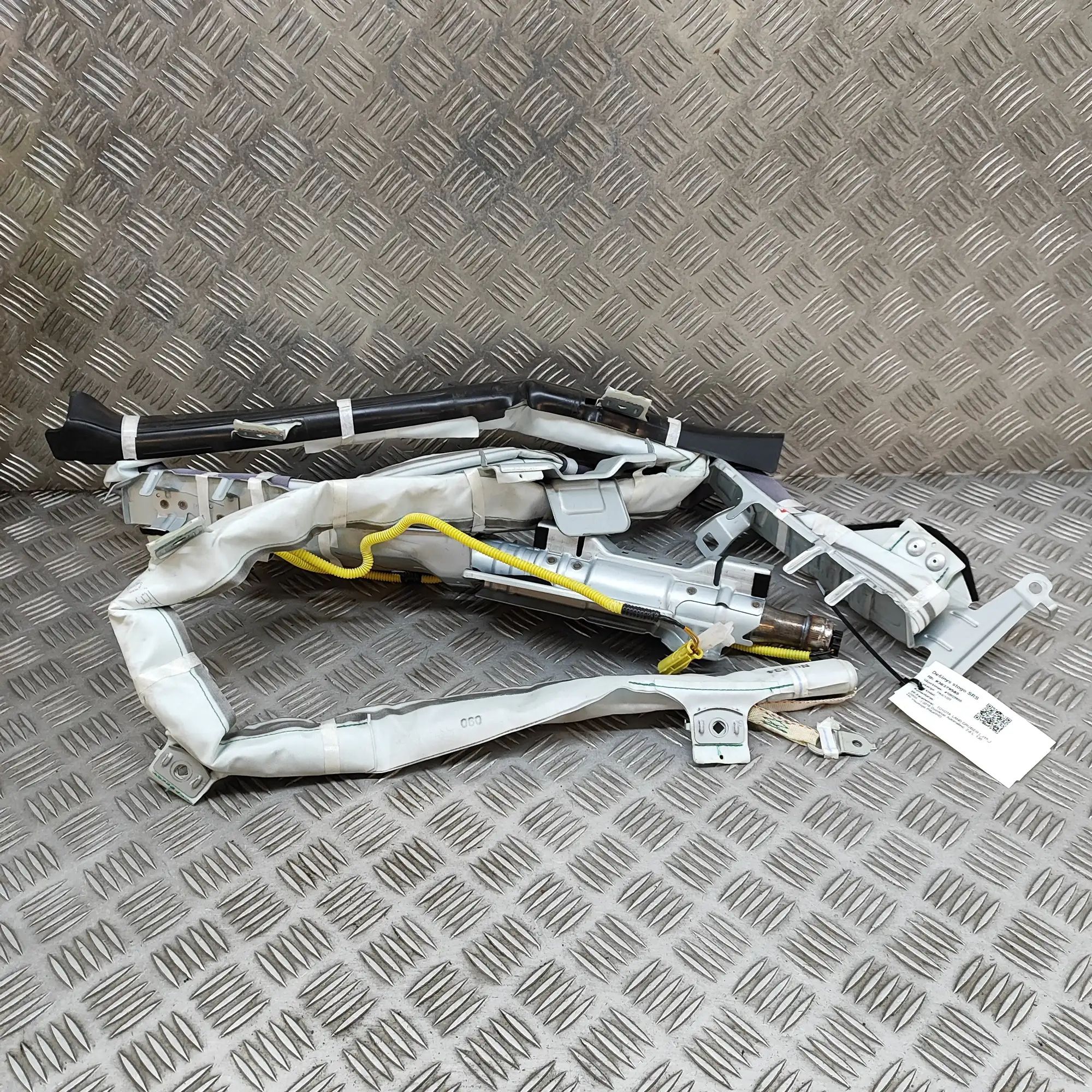 Toyota Land Cruiser 150 Right Side Roof Safety Curtain SRS Right Side Roof Safety Curtain SRS — TOYOTA LAN...