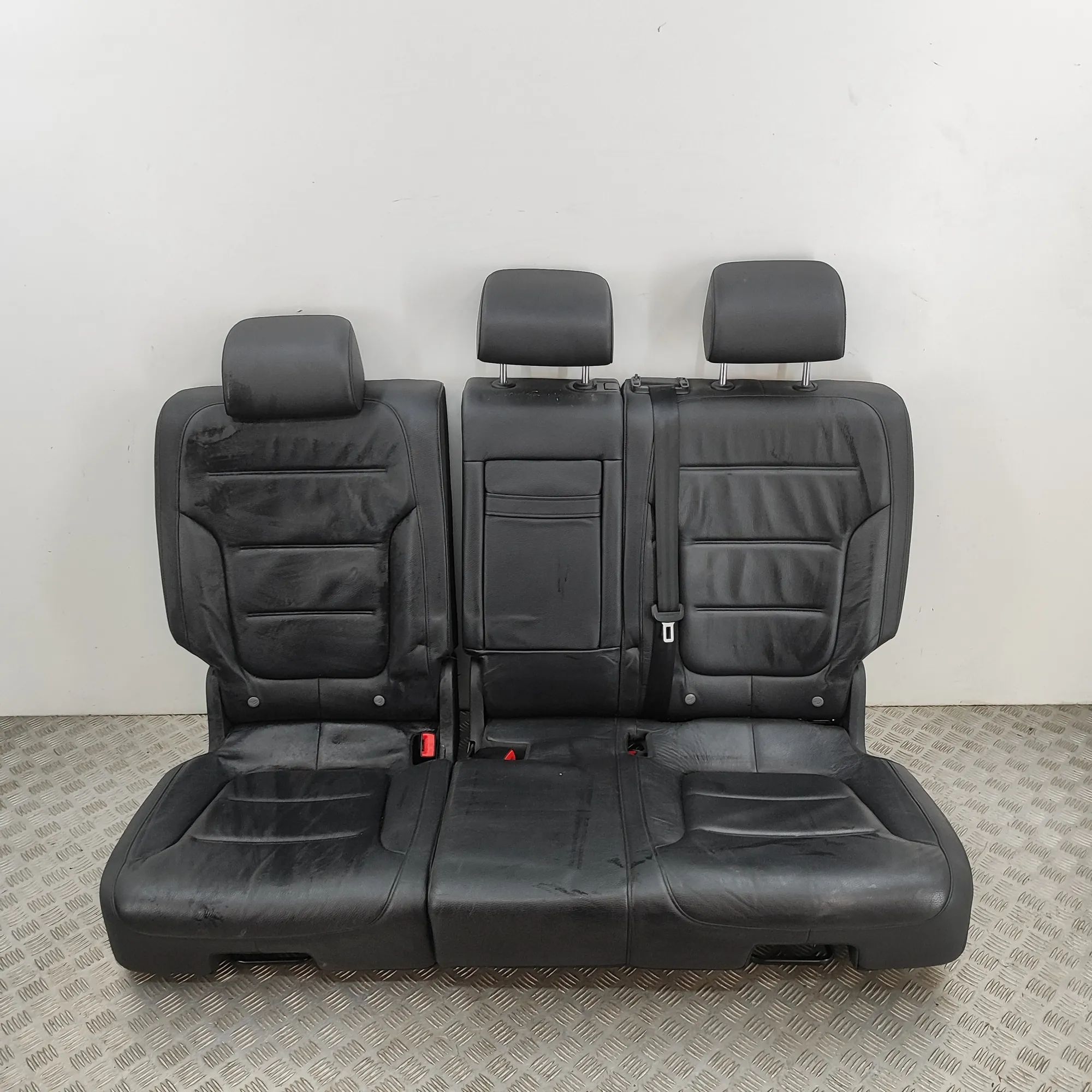Volkswagen Touareg Rear seat Rear seat — VW TOUAREG (7P5) (2009-2018) — 7P68...