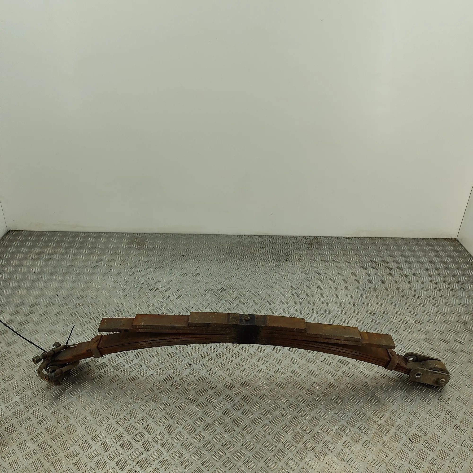 Iveco Daily Rear Left Leaf Spring Rear Left Leaf Spring — IVECO DAILY (VI Flatbed...