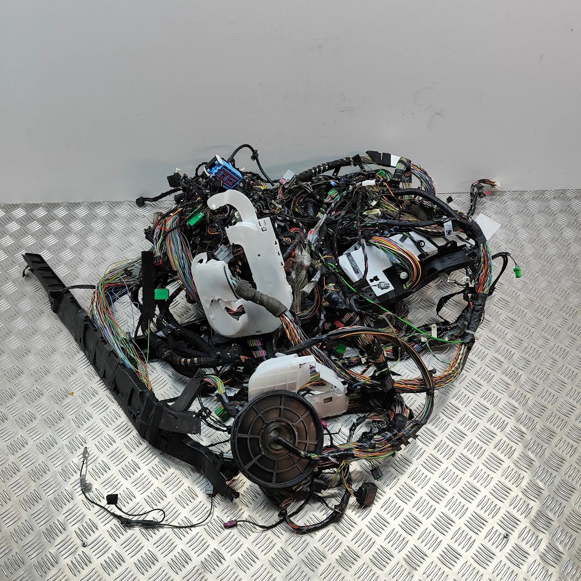 Jaguar XJ Wiring harness Wiring harness — JAGUAR XJ (X351) (2009-...) — ...