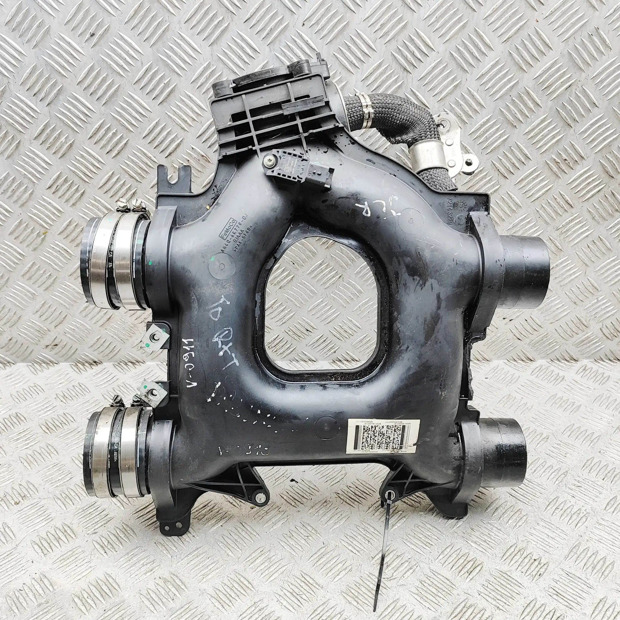 Land Rover Range Rover (L405) intake manifold Intake Manifold — LAND ROVER RANGE ROVER (IV L4...