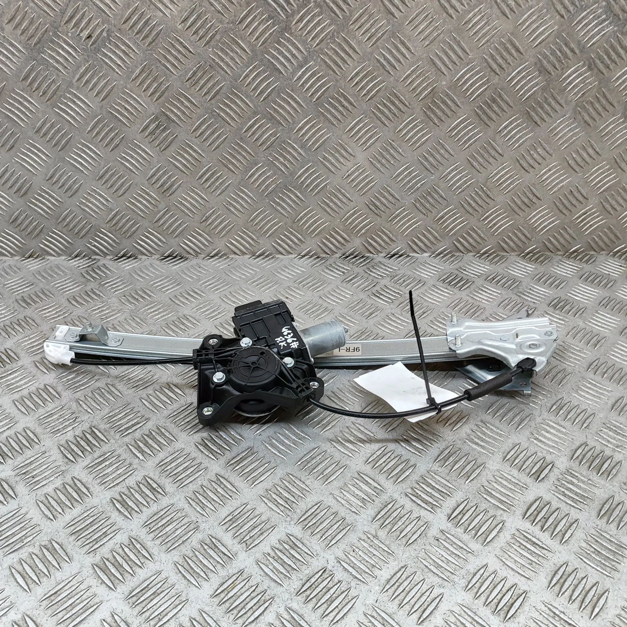 Lexus RX Front Left Door Window Regulator Front Left Door Window Regulator — LEXUS RX (_L...