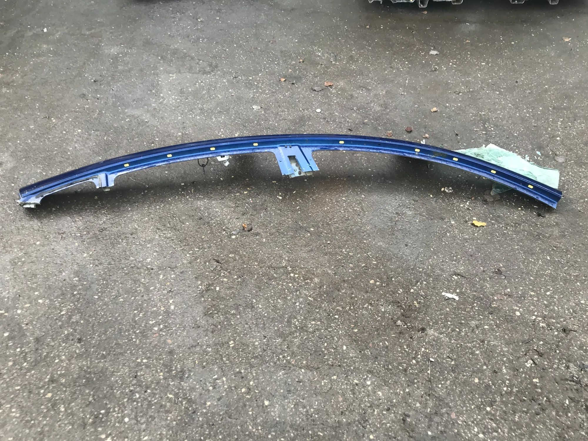 Tesla Model 3 Roof Roof — TESLA MODEL 3 (2018-...)

Generation: MO...