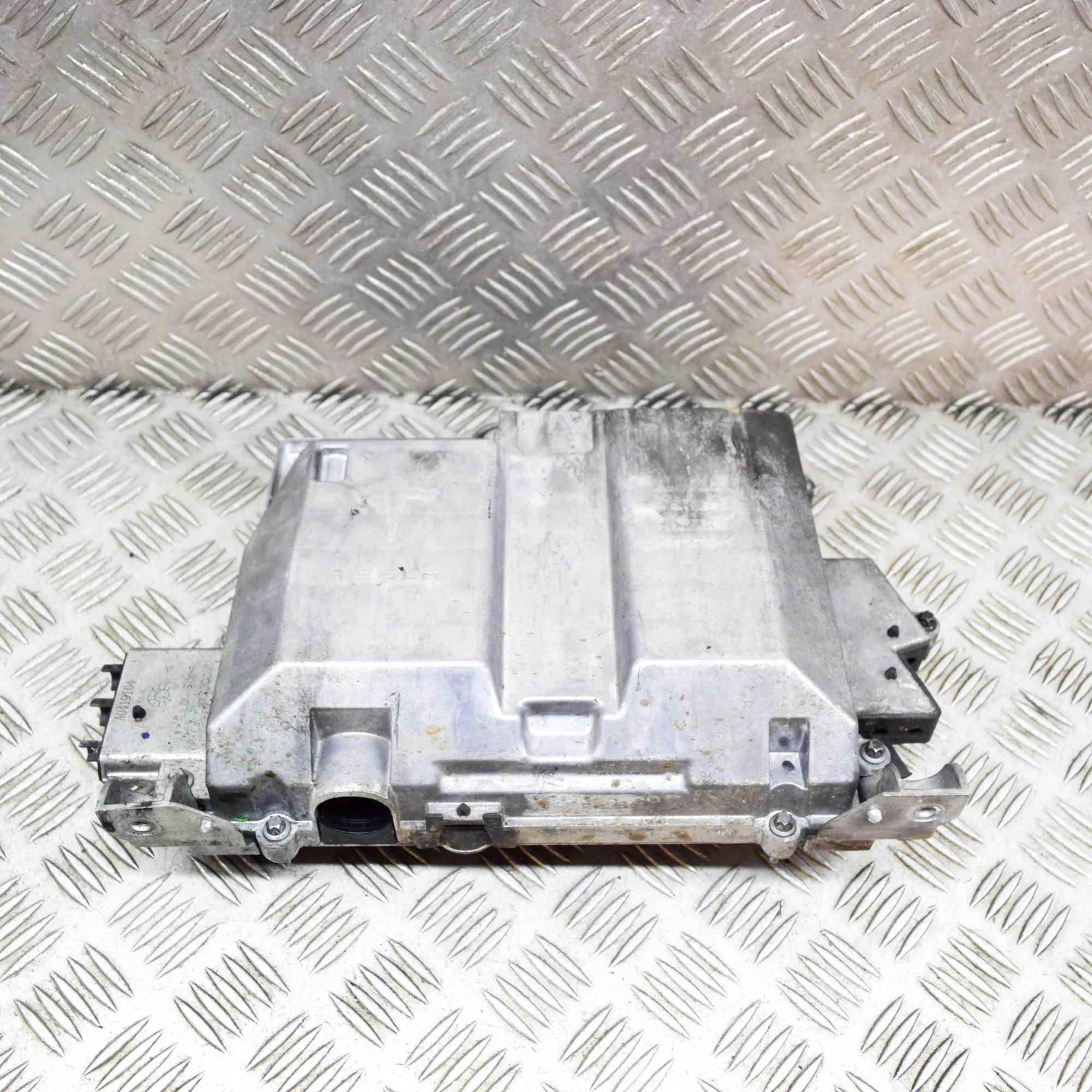 Tesla Model 3 Suspension Control Unit Suspension control unit — TESLA MODEL 3 (2018-....