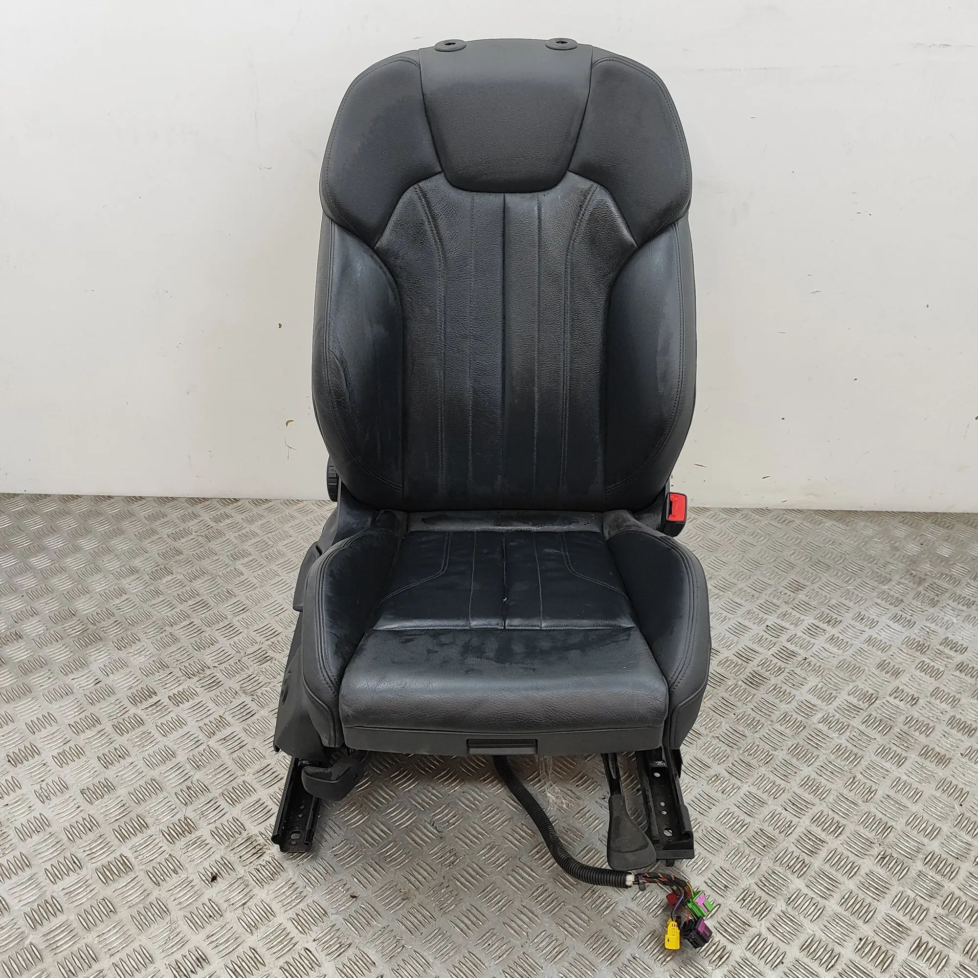 Audi Q5 (FY) Front Right Seat Front right seat — AUDI Q5 (FY) (2016-...) — 80...