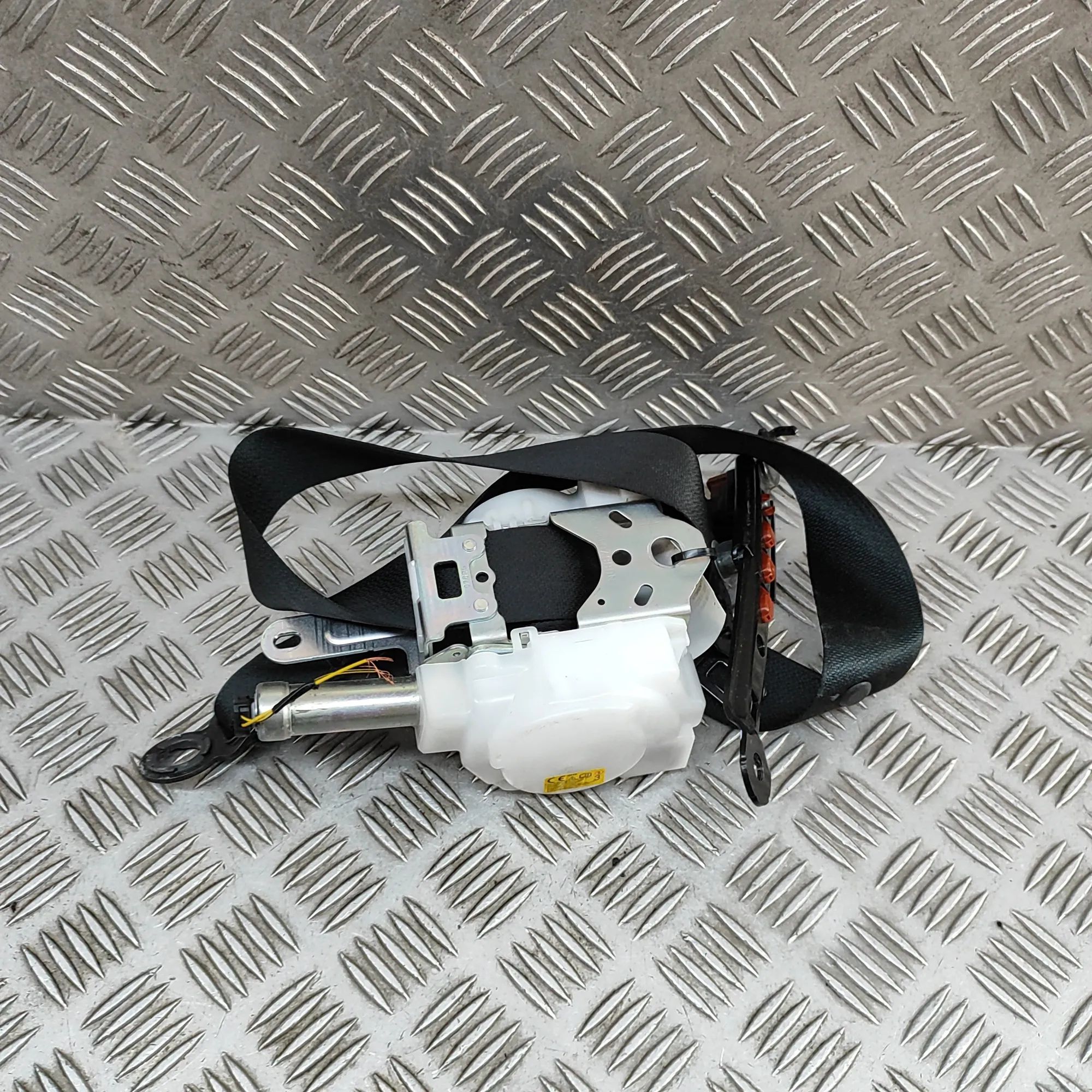 Lexus RX Front Left Seatbelt Front Left Seatbelt — LEXUS RX (_LA1_, _LH1_) (...