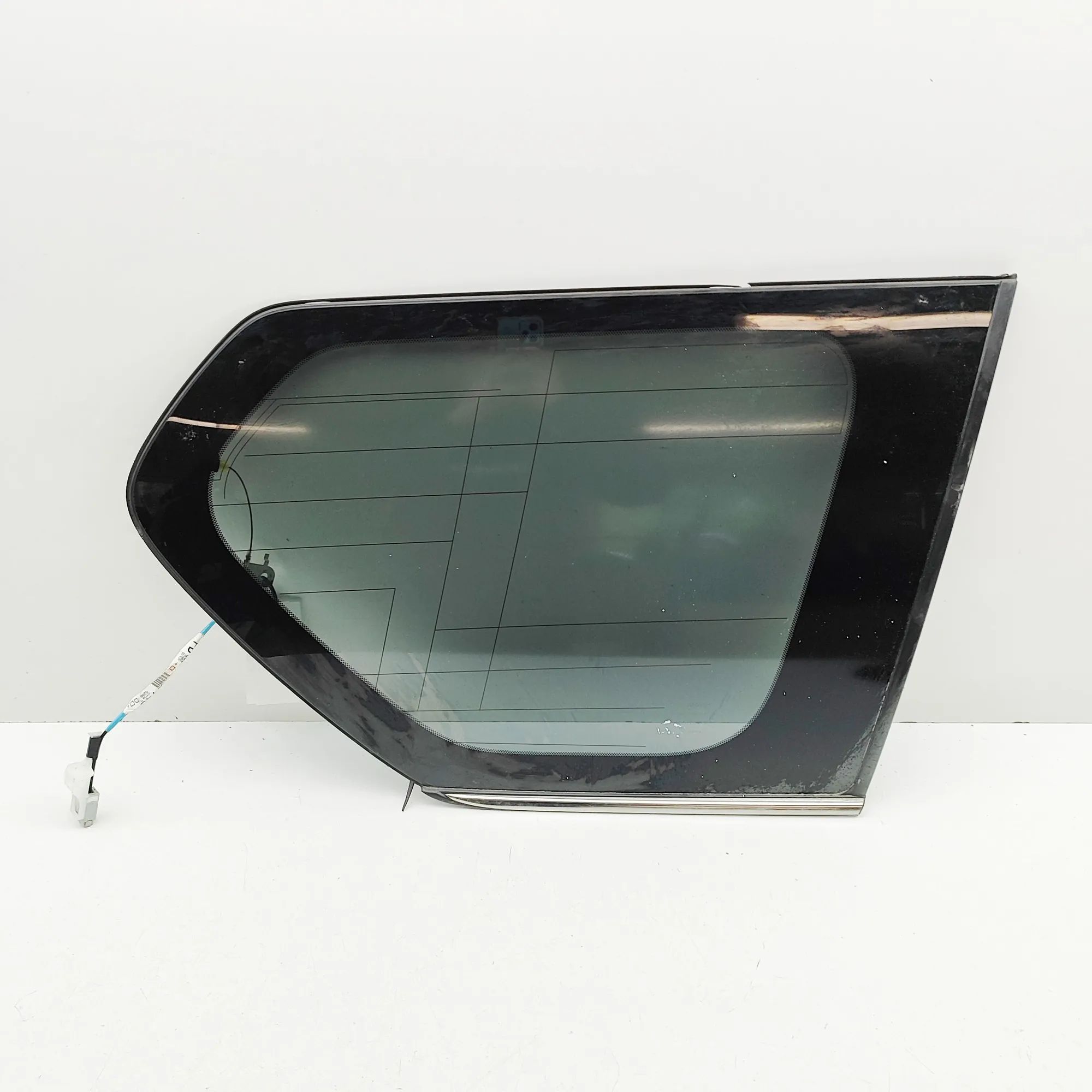 Toyota Land Cruiser 150 Rear Right Quarter Window Rear Right Quarter Window — TOYOTA LAND CRUISER...