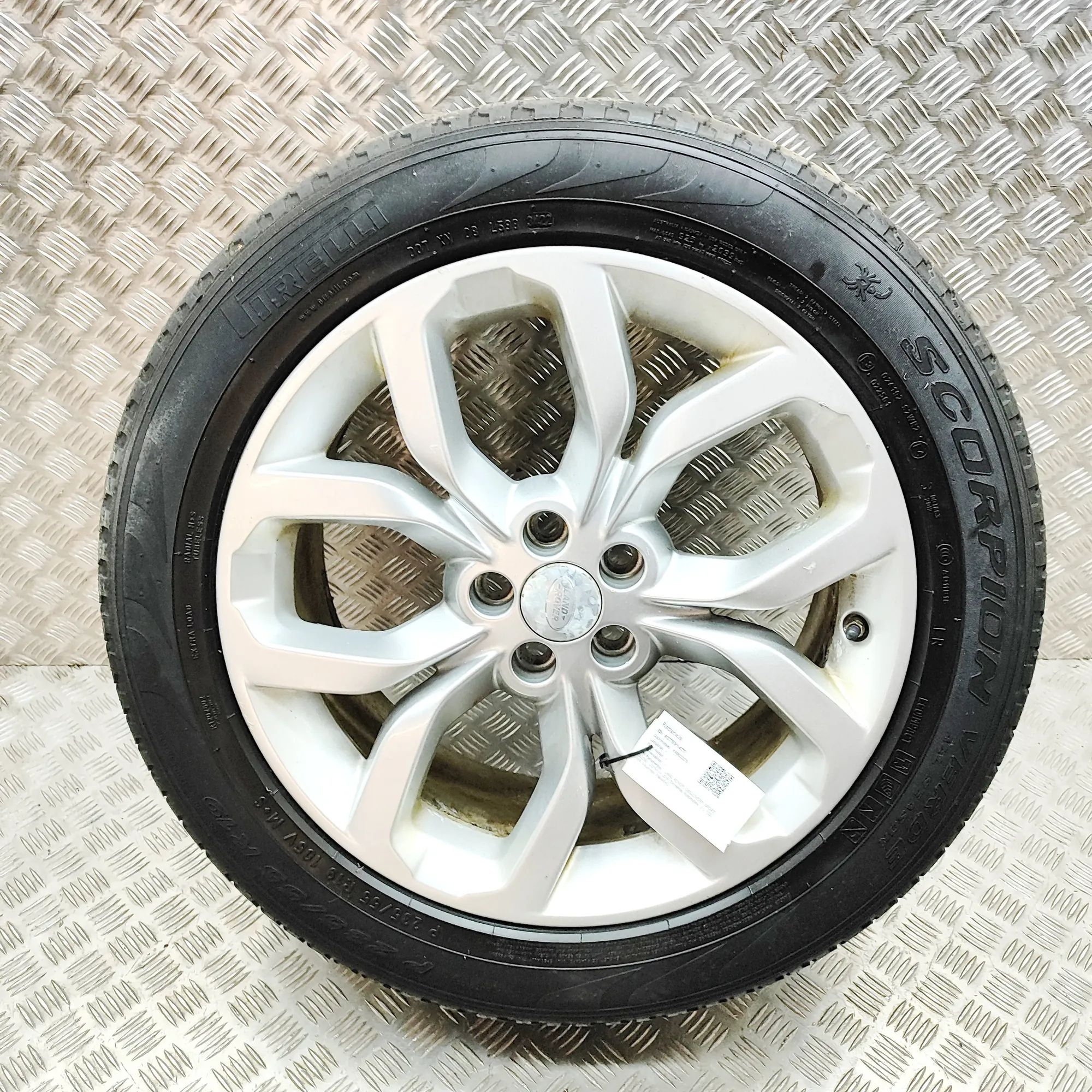 Land Rover Discovery Sport Alloy Wheel Alloy wheel — LAND ROVER DISCOVERY SPORT (L550)...
