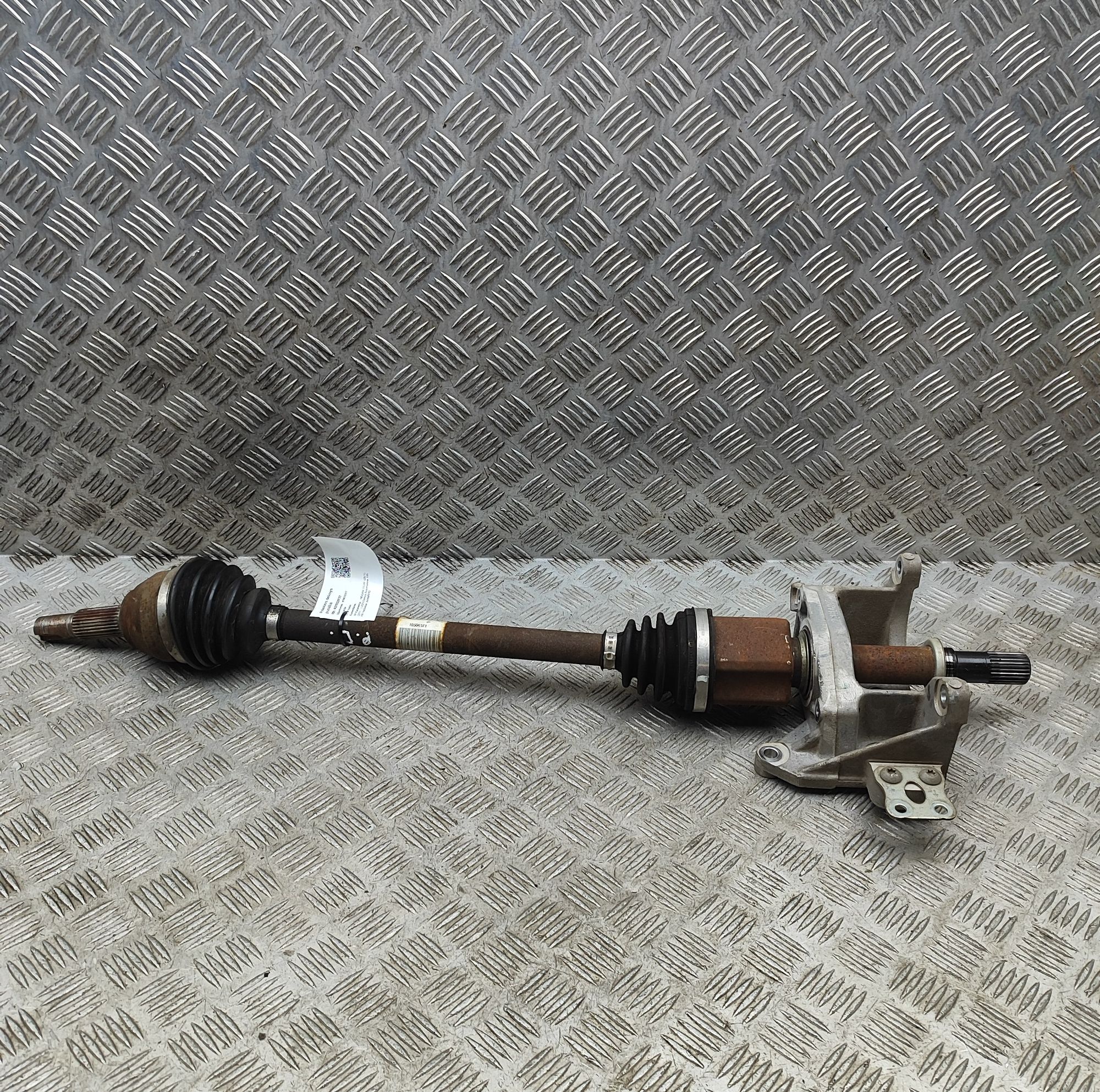 Nissan Leaf Front Right Driveshaft Front Right Driveshaft — NISSAN LEAF (ZE1) (201...