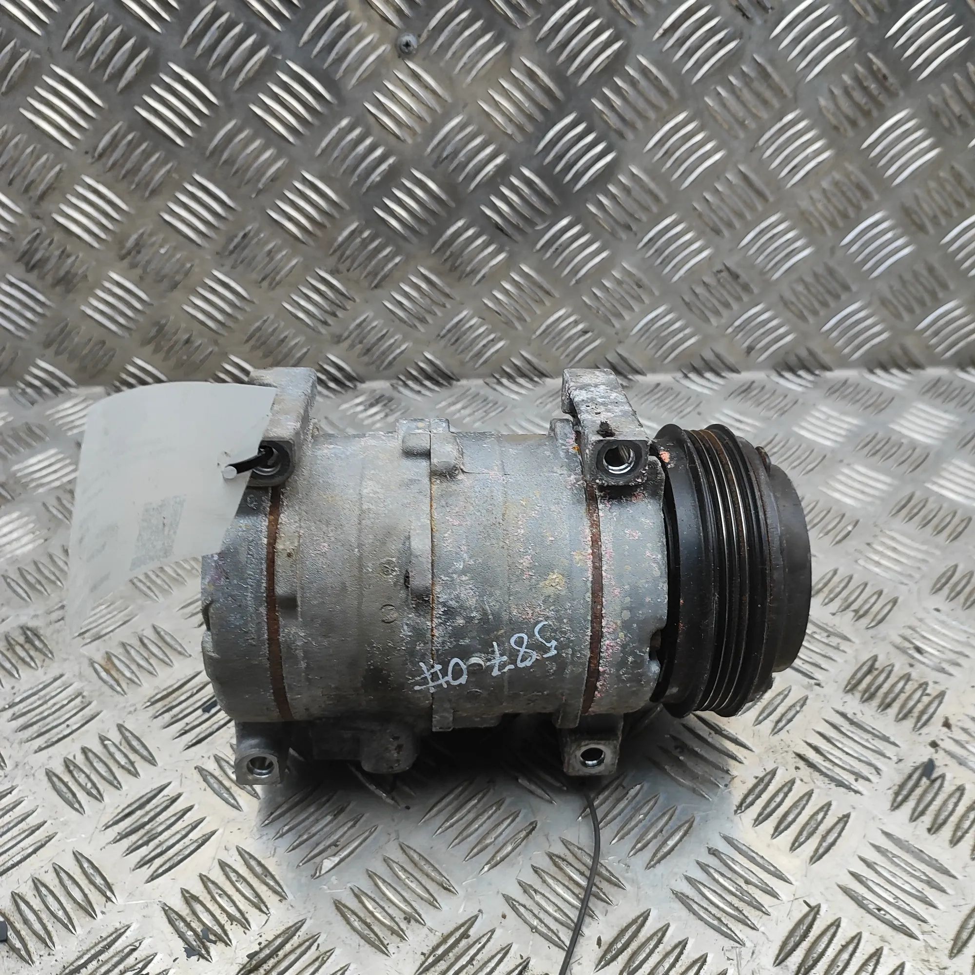 Iveco Daily Air-conditioning compressor Air-conditioning compressor — IVECO DAILY (VI F...