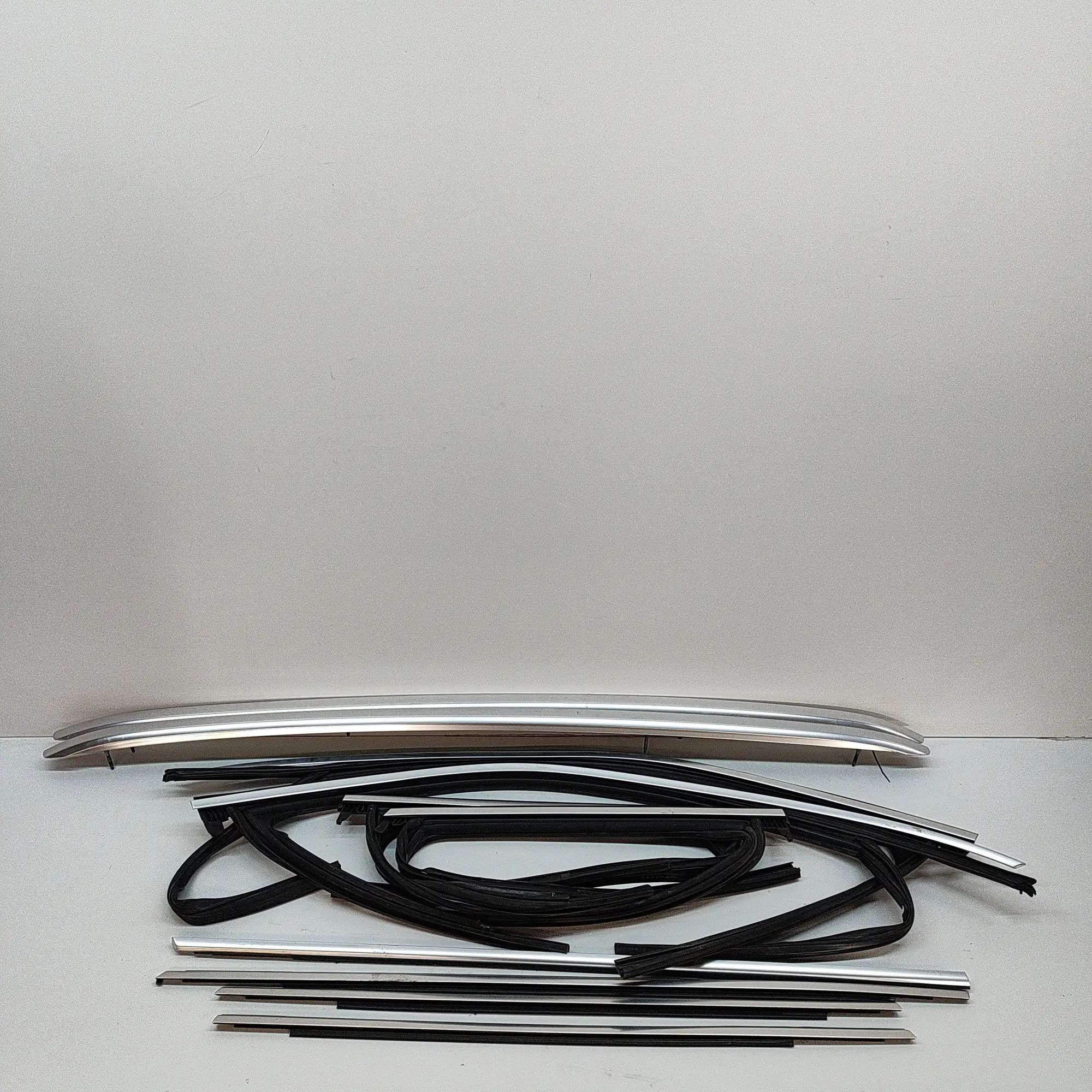 Audi Q5 (8R) Roof Rails Kit Roof Rails Kit — AUDI Q5 (FY) (2016-...) — 80A8...