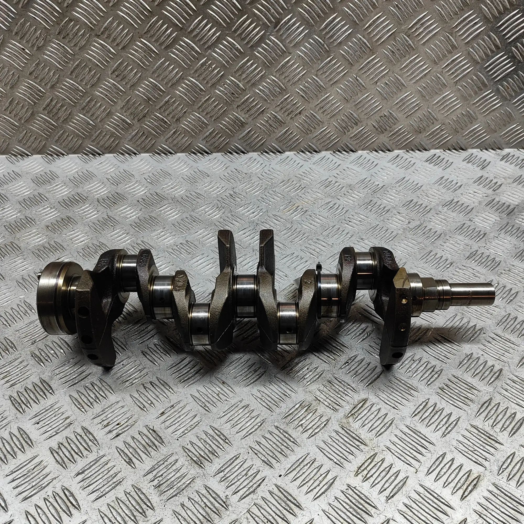 Ford Fiesta kampiakseli Crankshaft — FORD FIESTA (VI Van) (2009-...) — ...