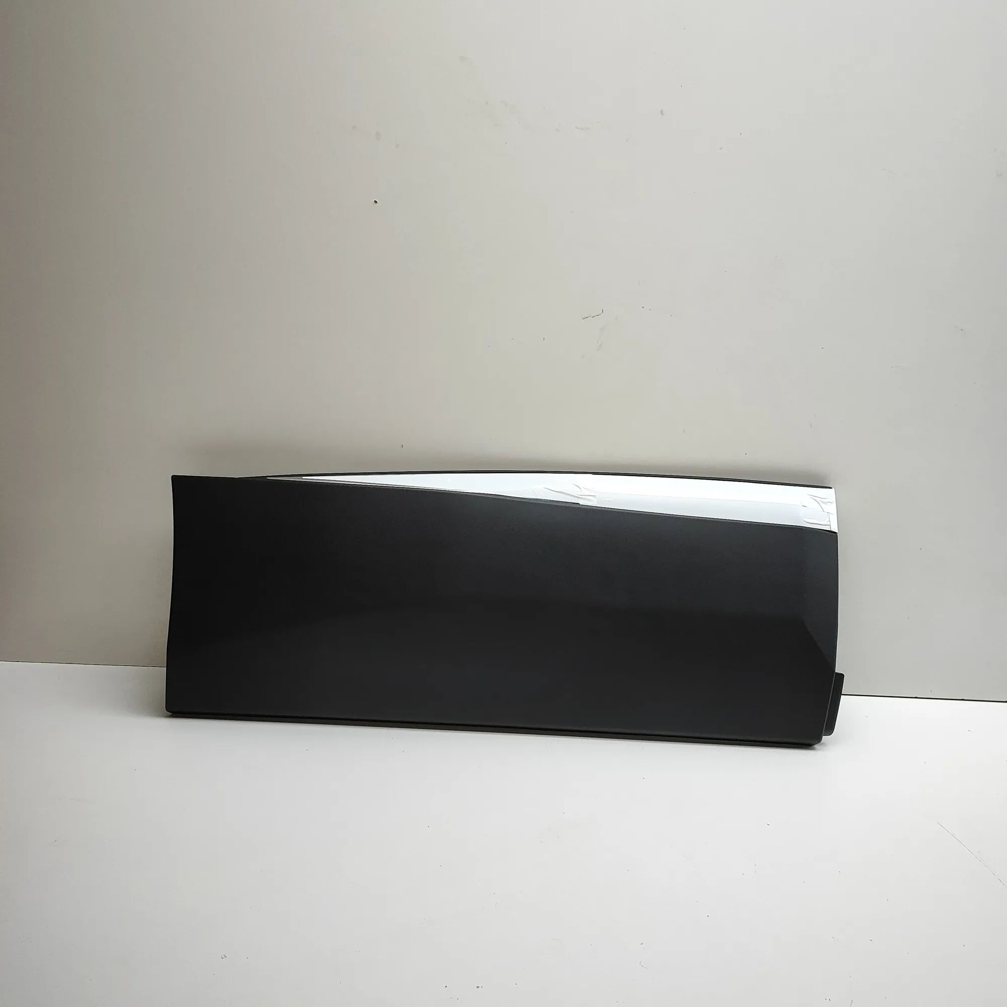 Peugeot 3008 Lower door moulding — rear — right Lower door moulding — rear — right — PEUGEOT 30...