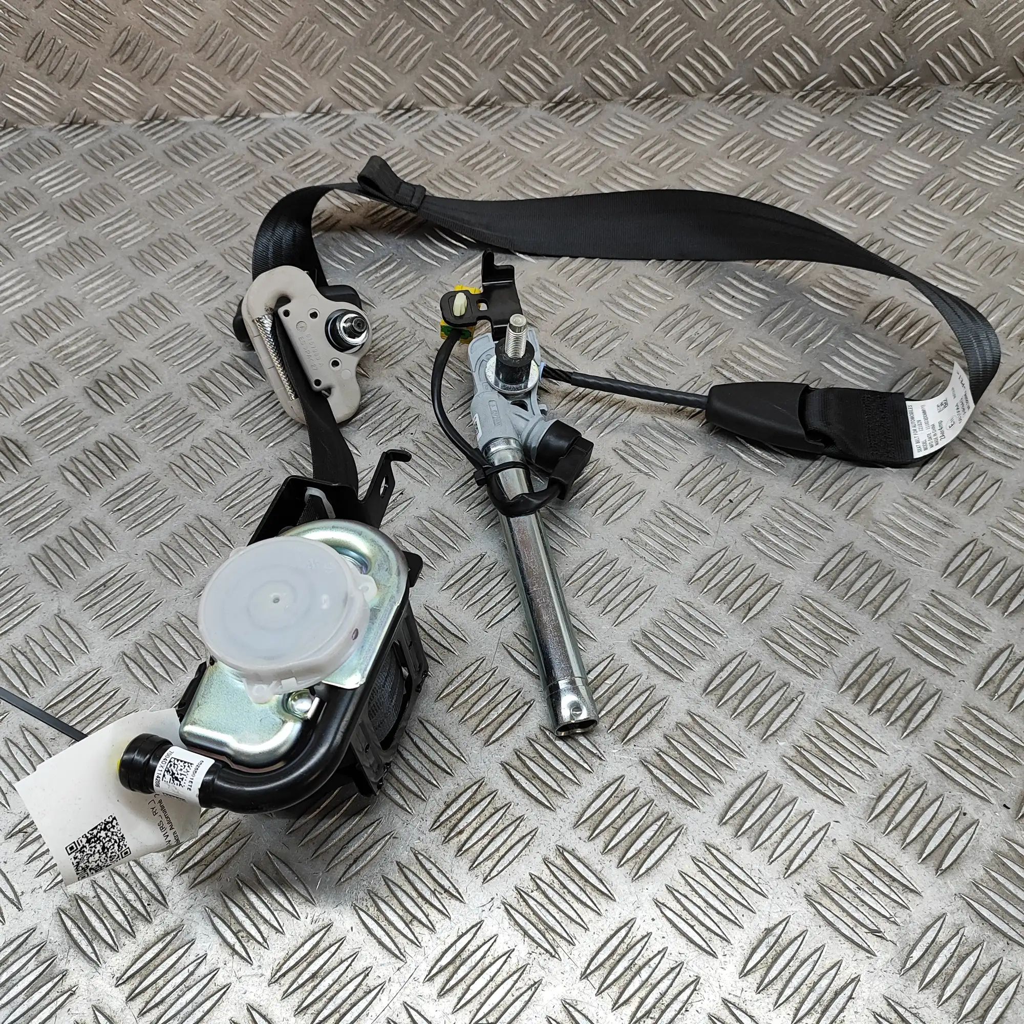Honda CR-V Front Right Seatbelt Front Right Seatbelt — HONDA CR-V (VI RS_, RY_)...