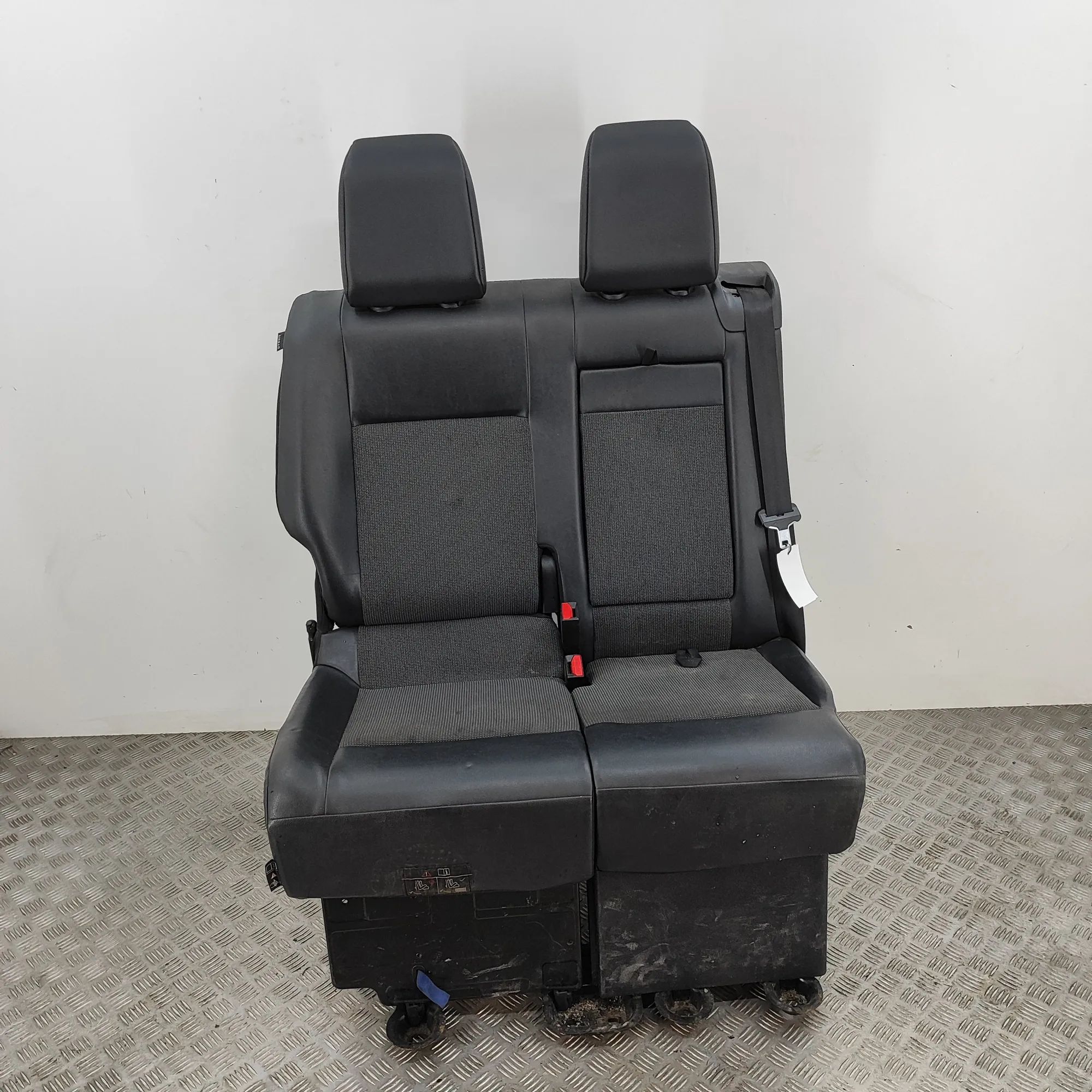Toyota Proace Front Right Seat Front right seat — TOYOTA PROACE (Van MDZ_) (20...