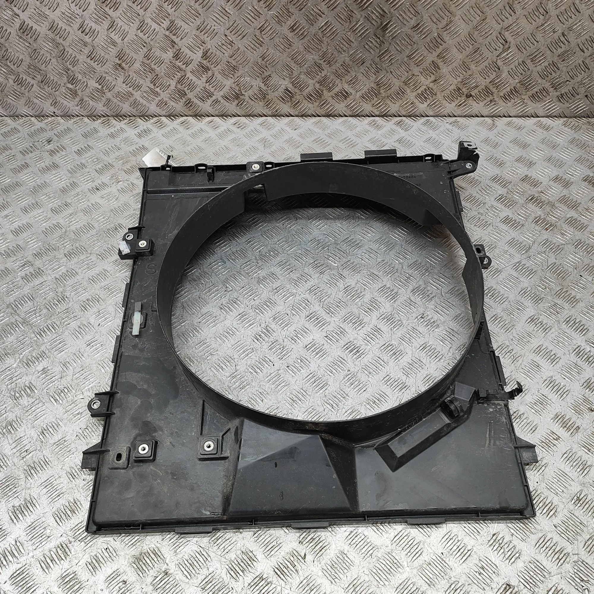 Toyota Land Cruiser 150 Radiator Air Guide Duct Radiator Air Guide Duct — TOYOTA LAND CRUISER (...