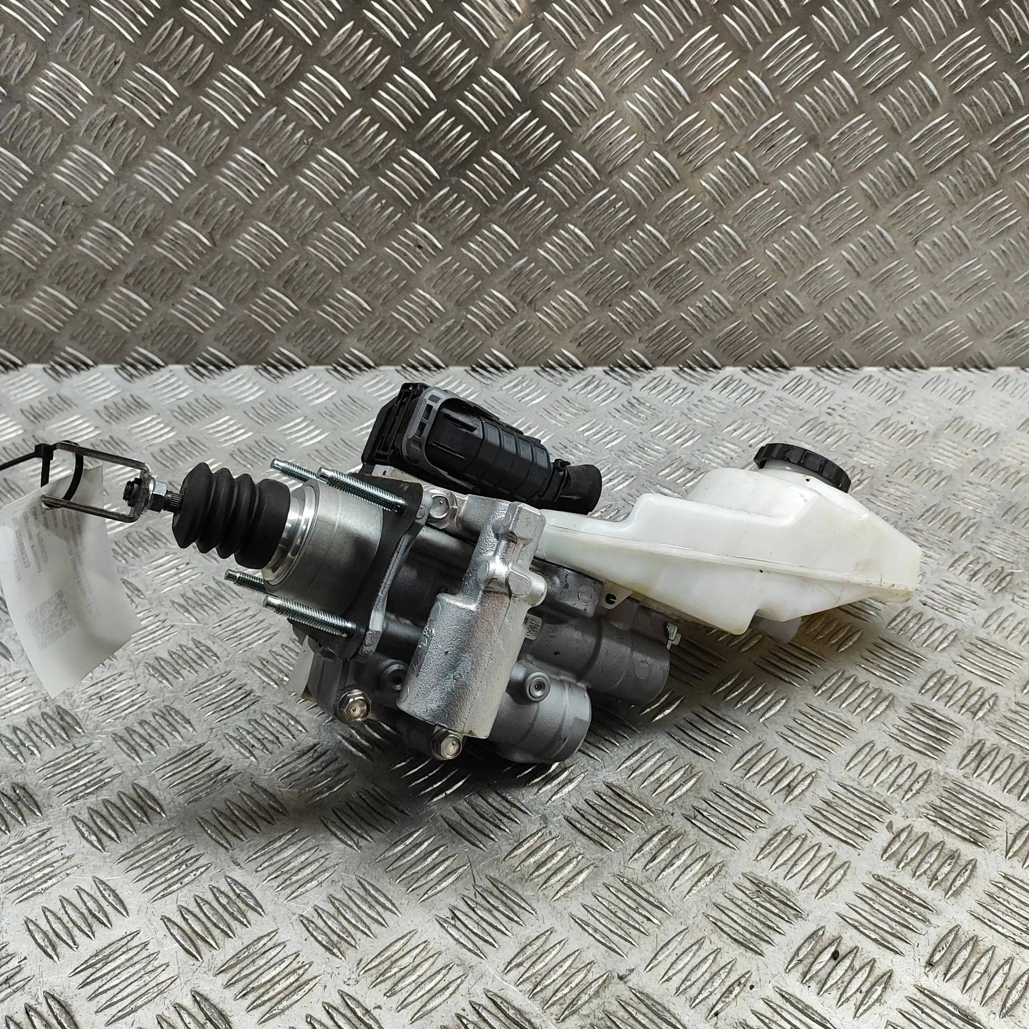 Toyota Corolla Brake Servo Booster Brake Servo Booster — TOYOTA COROLLA (Estate _E...