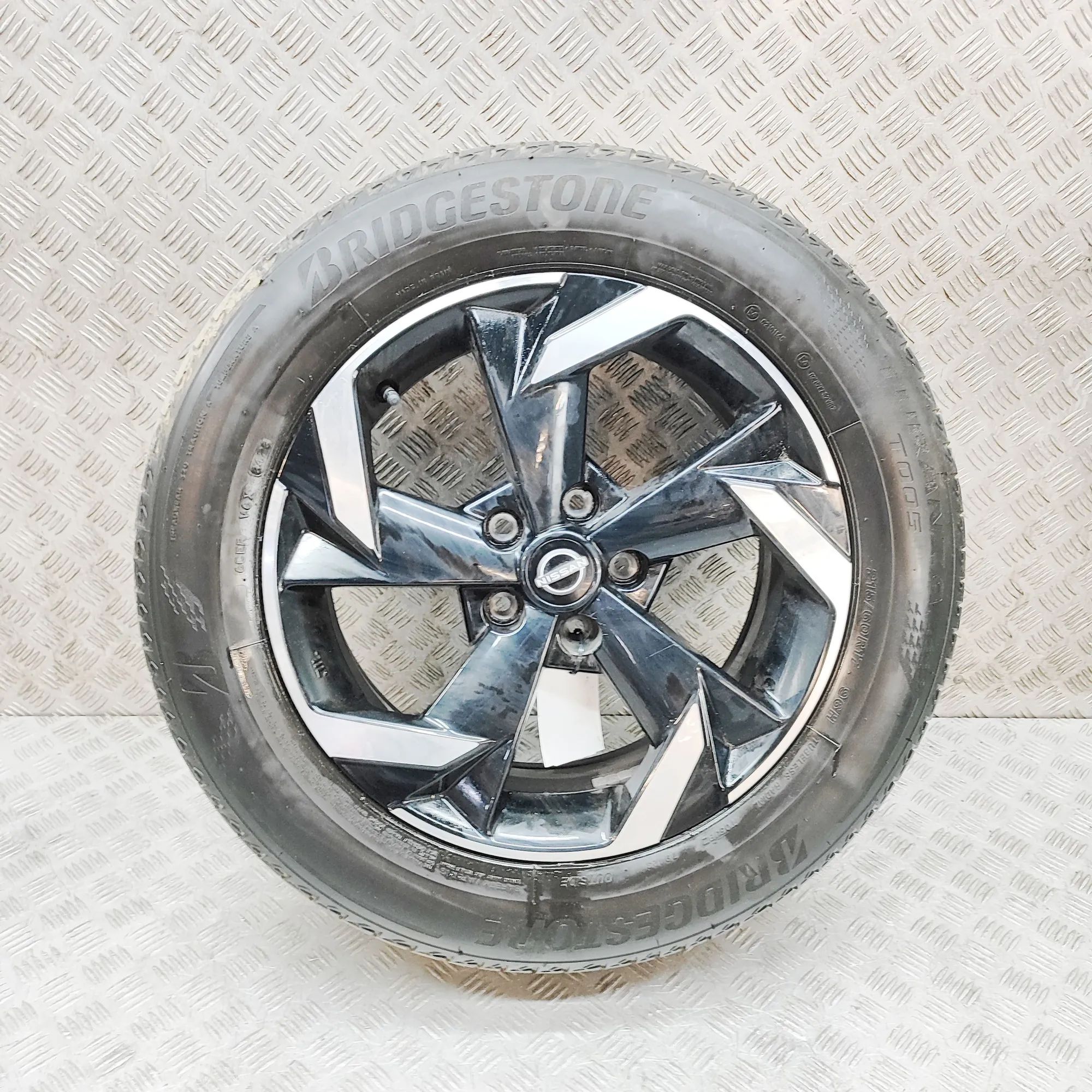 Nissan Juke Alloy Wheel Alloy wheel — NISSAN JUKE (F16) (2019-...) — 40...