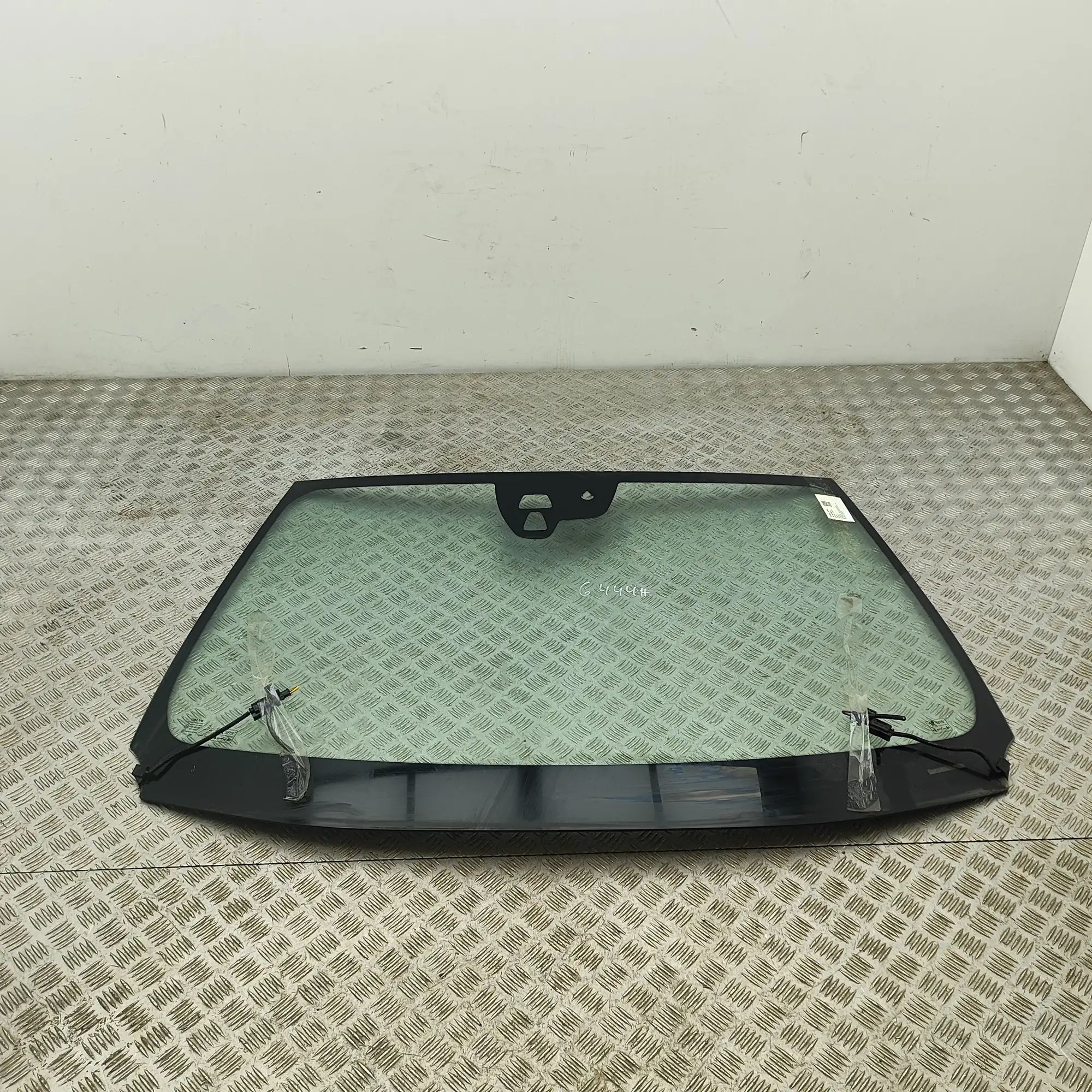 Volvo V40 Front Windshield Front Windshield — VOLVO V40 (Hatchback) (2012-...