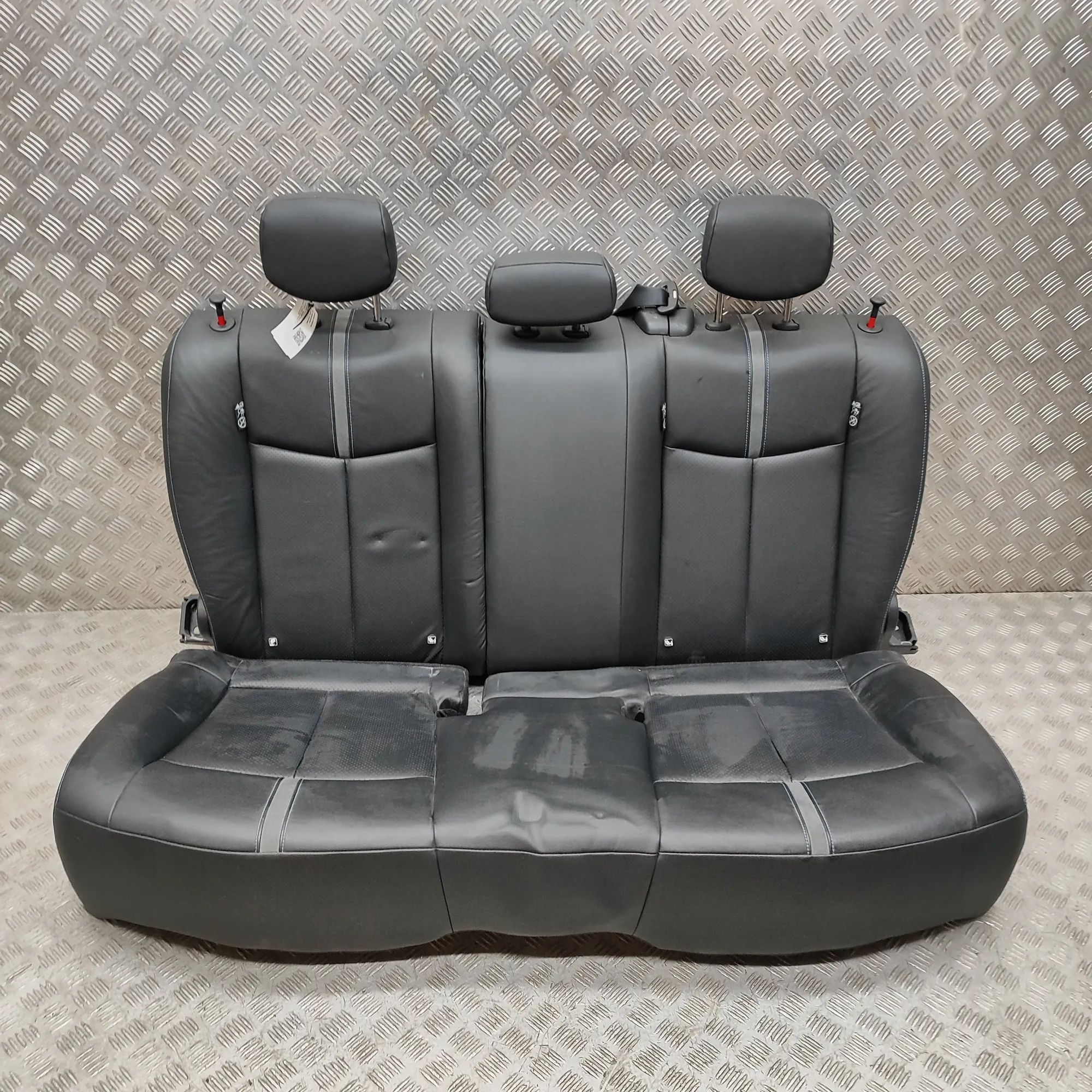 Nissan Leaf Заднее сиденье Rear seat — NISSAN LEAF (ZE1) (2017-...) — 8830...