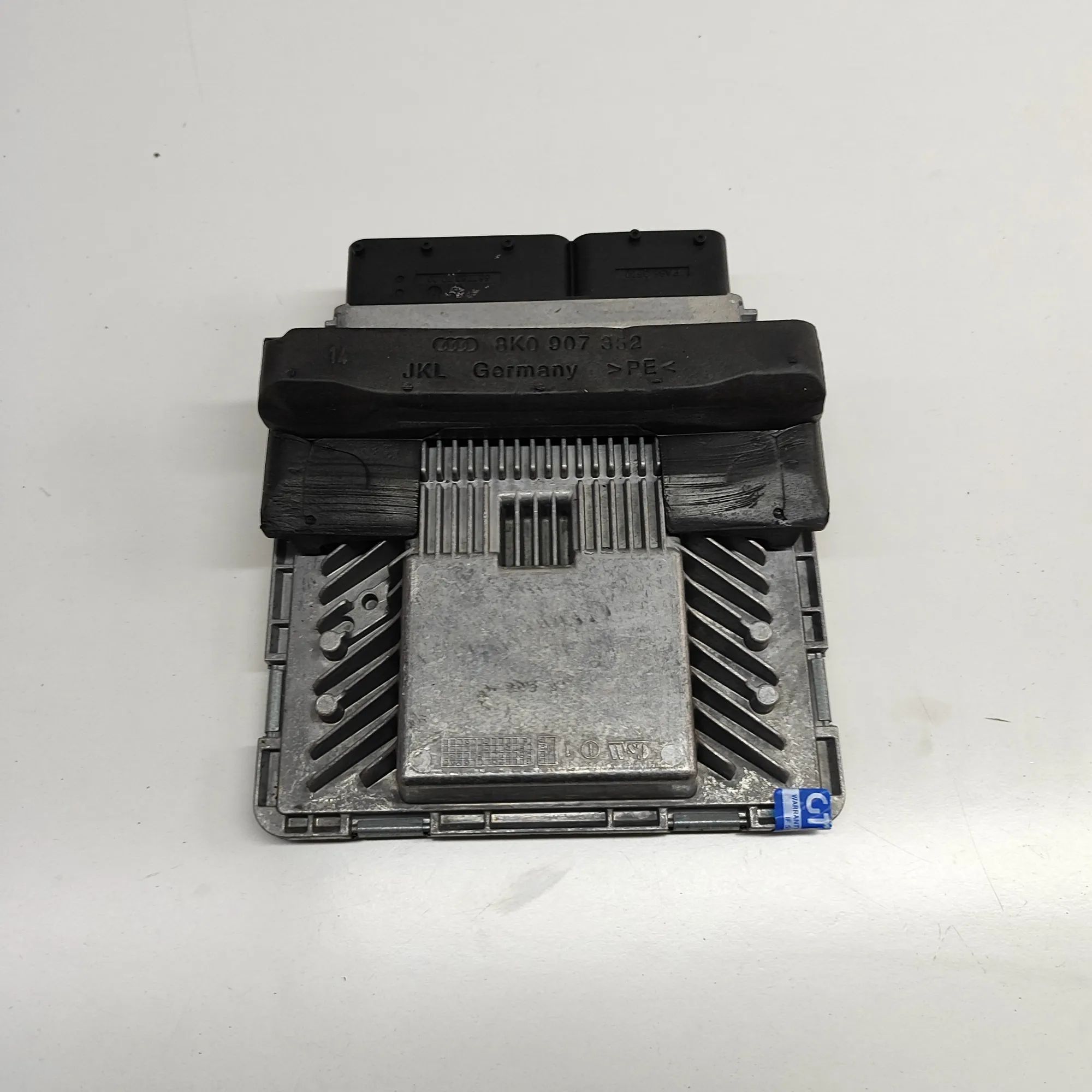 Audi Q5 (8R) Engine Control Unit Engine Control Unit — AUDI Q5 (8R) (2008-2017) ...