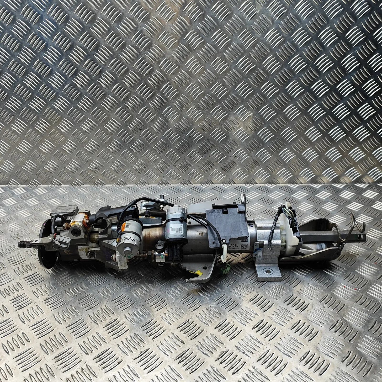 Cadillac Escalade Steering Column Mechanism Steering Column Mechanism — CADILLAC ESCALADE (...