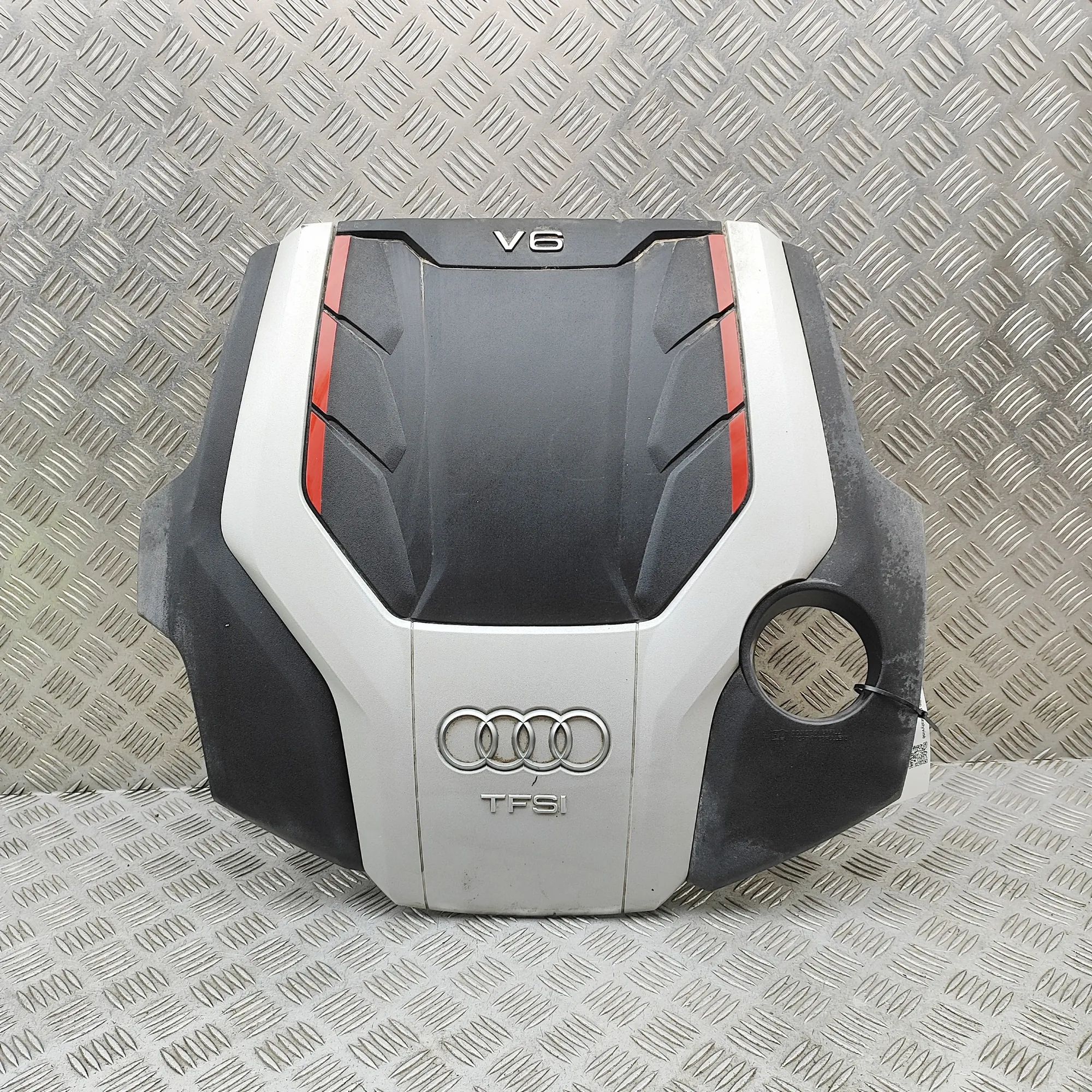 Audi Q5 (8R) Moottori muovikansi Engine cover — AUDI Q5 (FY) (2016-...) — 06M103...