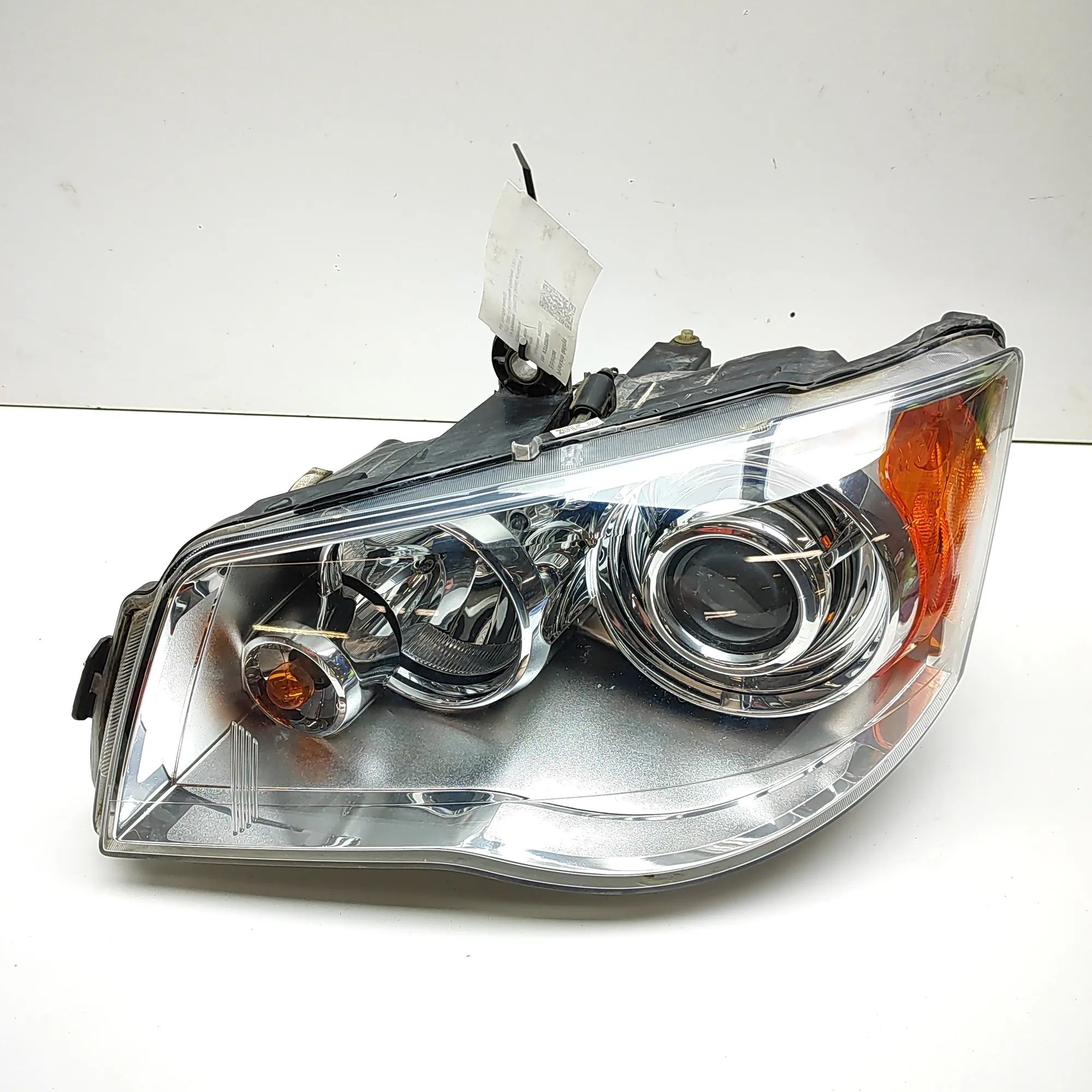Chrysler Grand Voyager / Town & Country Front Left Headlight Front Left Headlight — CHRYSLER GRAND (VOYAGER ...