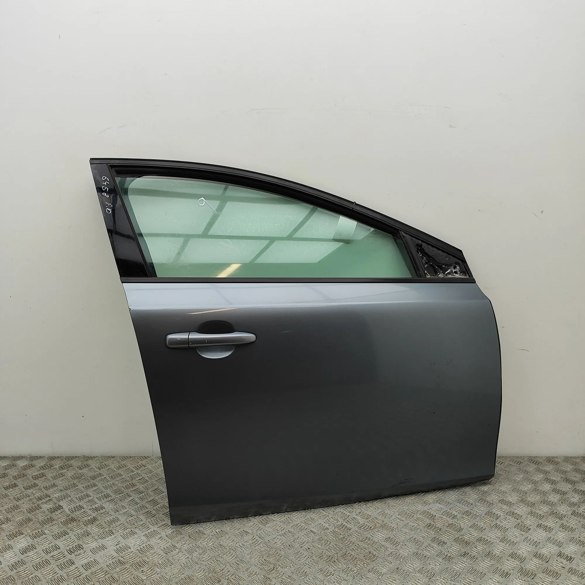 Volvo V40 Door — front right Door — front right — VOLVO V40 (Hatchback) (201...