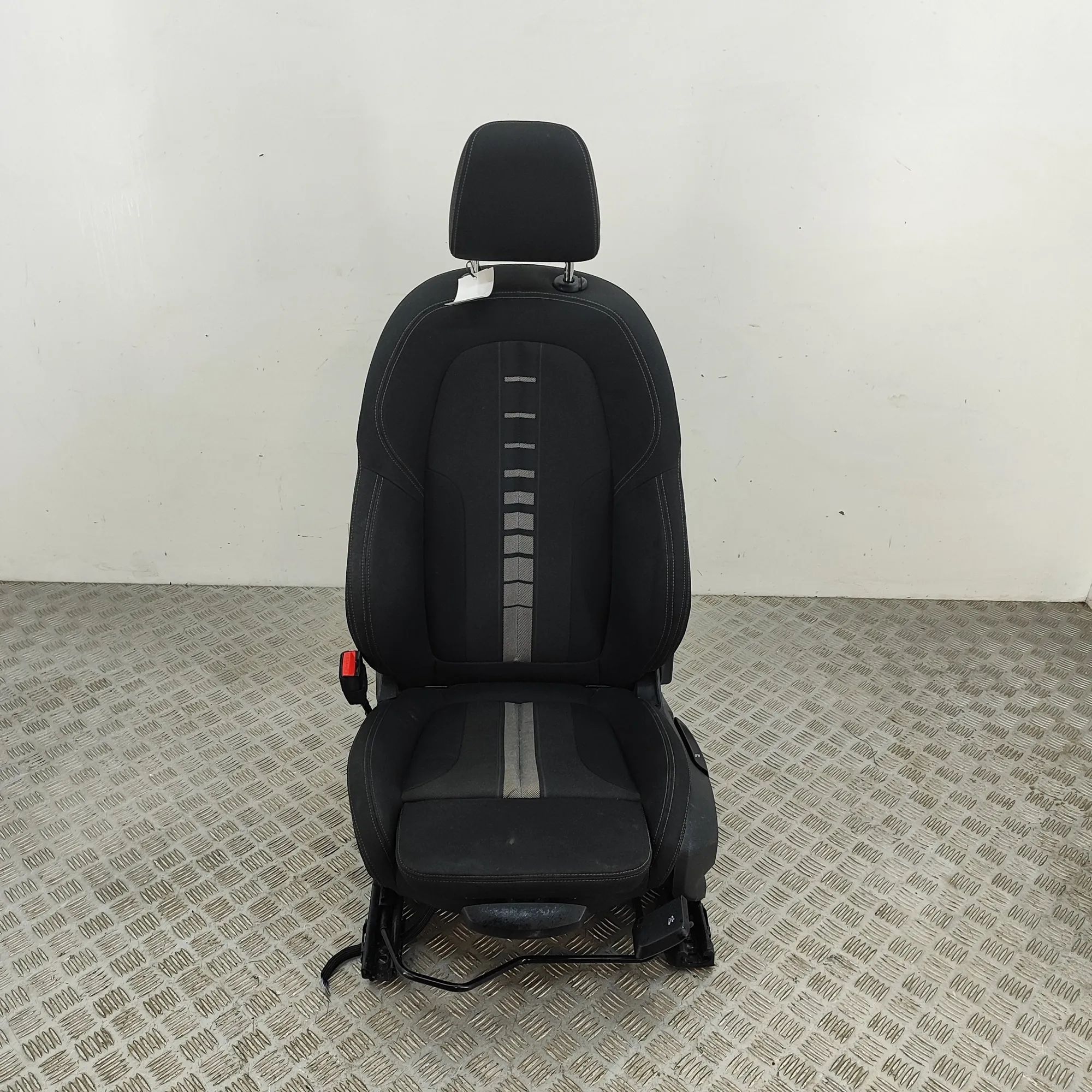 BMW X2 (F39) Front Left Seat Front left seat — BMW X2 (F39) (2018-...) — 731...