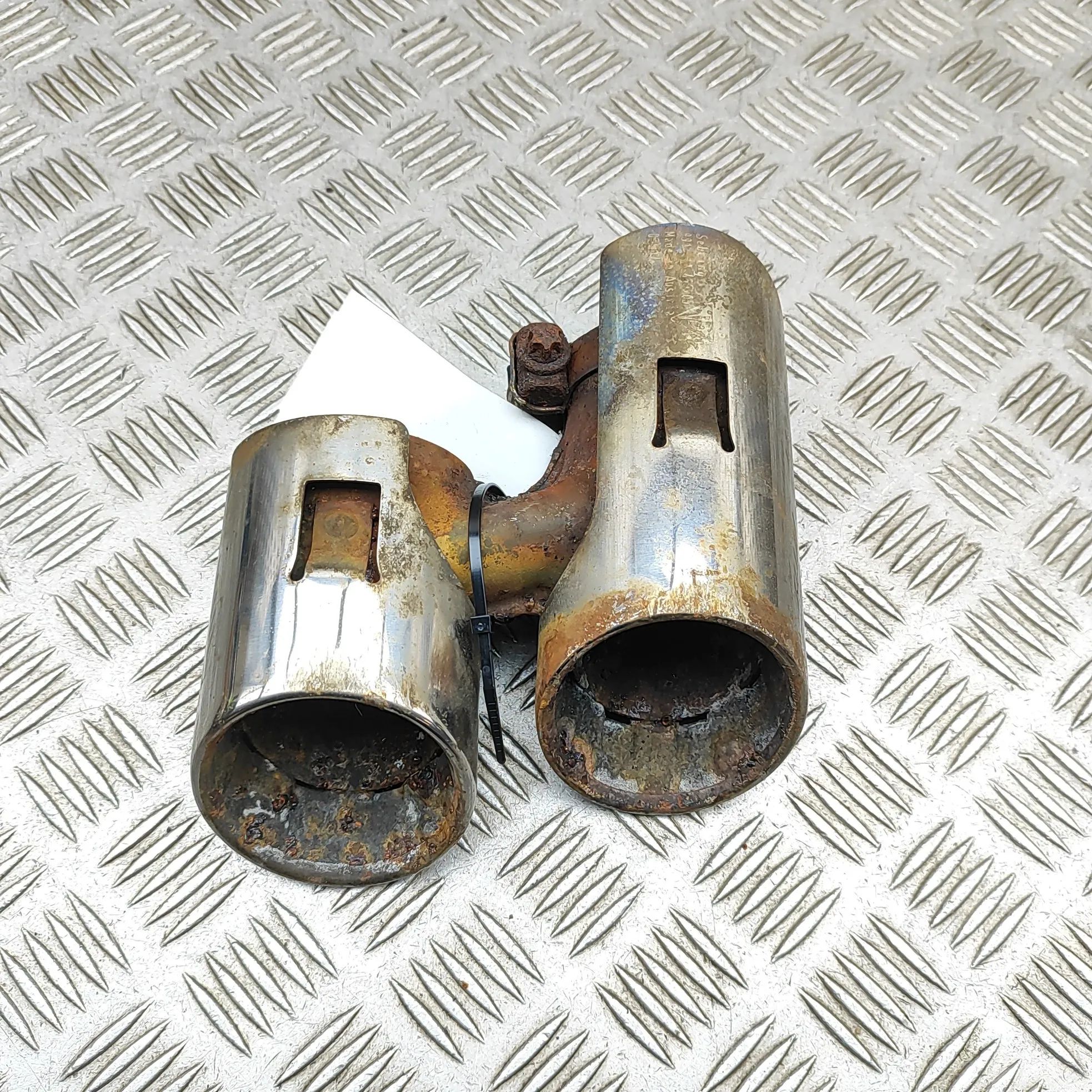 Porsche 911 (991) Exhaust tailpipe trim Exhaust tailpipe trim — PORSCHE 911 (991) (2011...