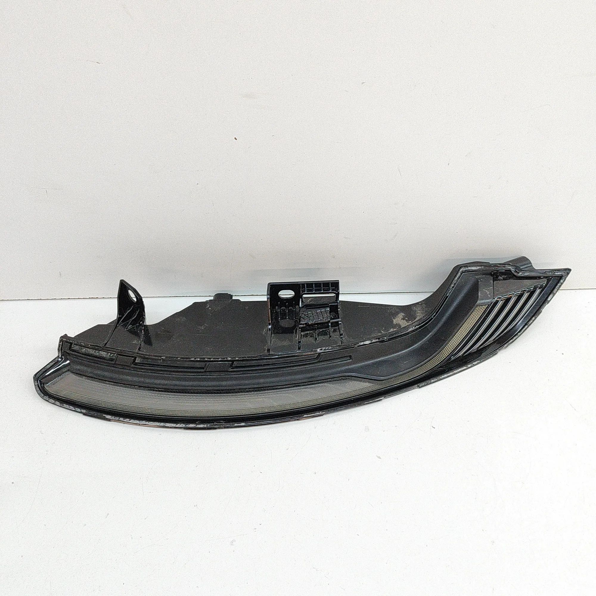 Porsche 911 (992) Rear Right Tail Light Rear Right Tail Light — PORSCHE 911 (992) (2019...