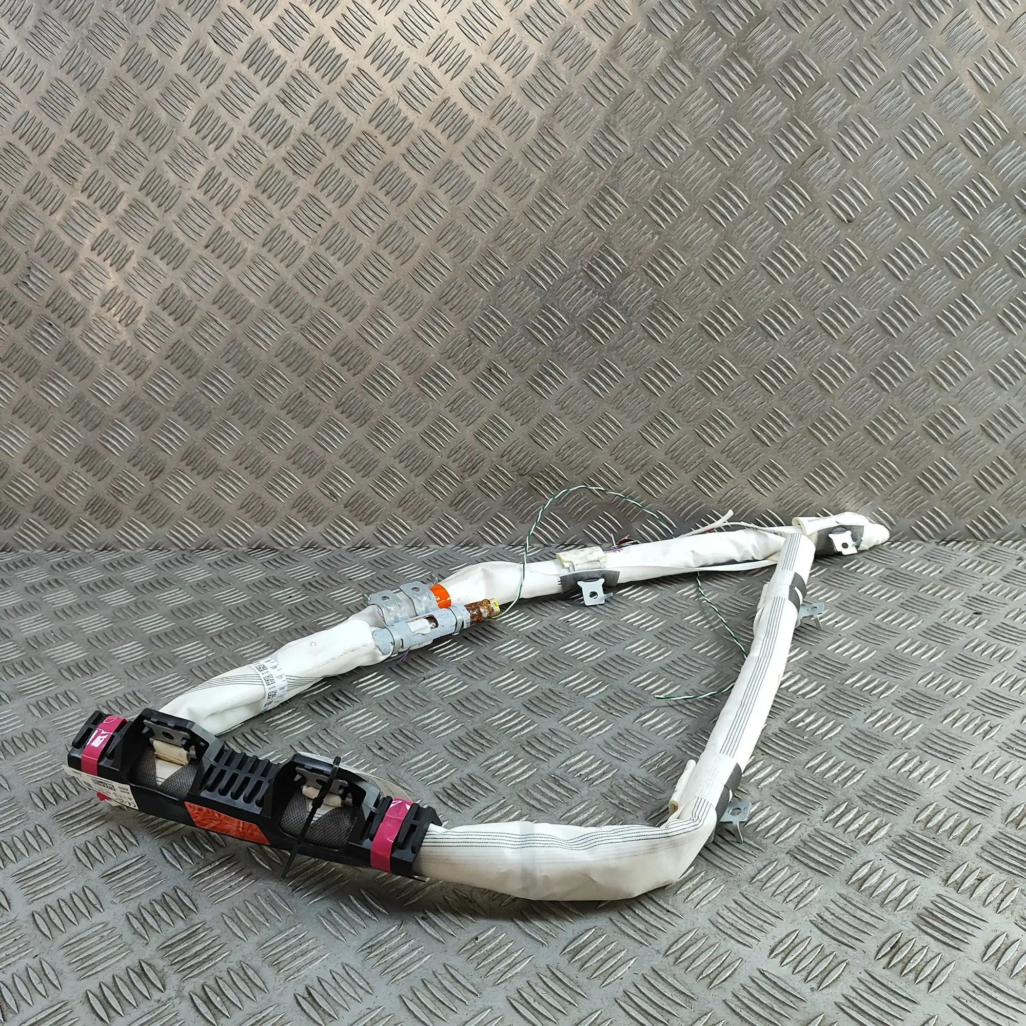 Kia Sportage Left Side Roof Safety Curtain SRS Left Side Roof Safety Curtain SRS — KIA SPORTAG...