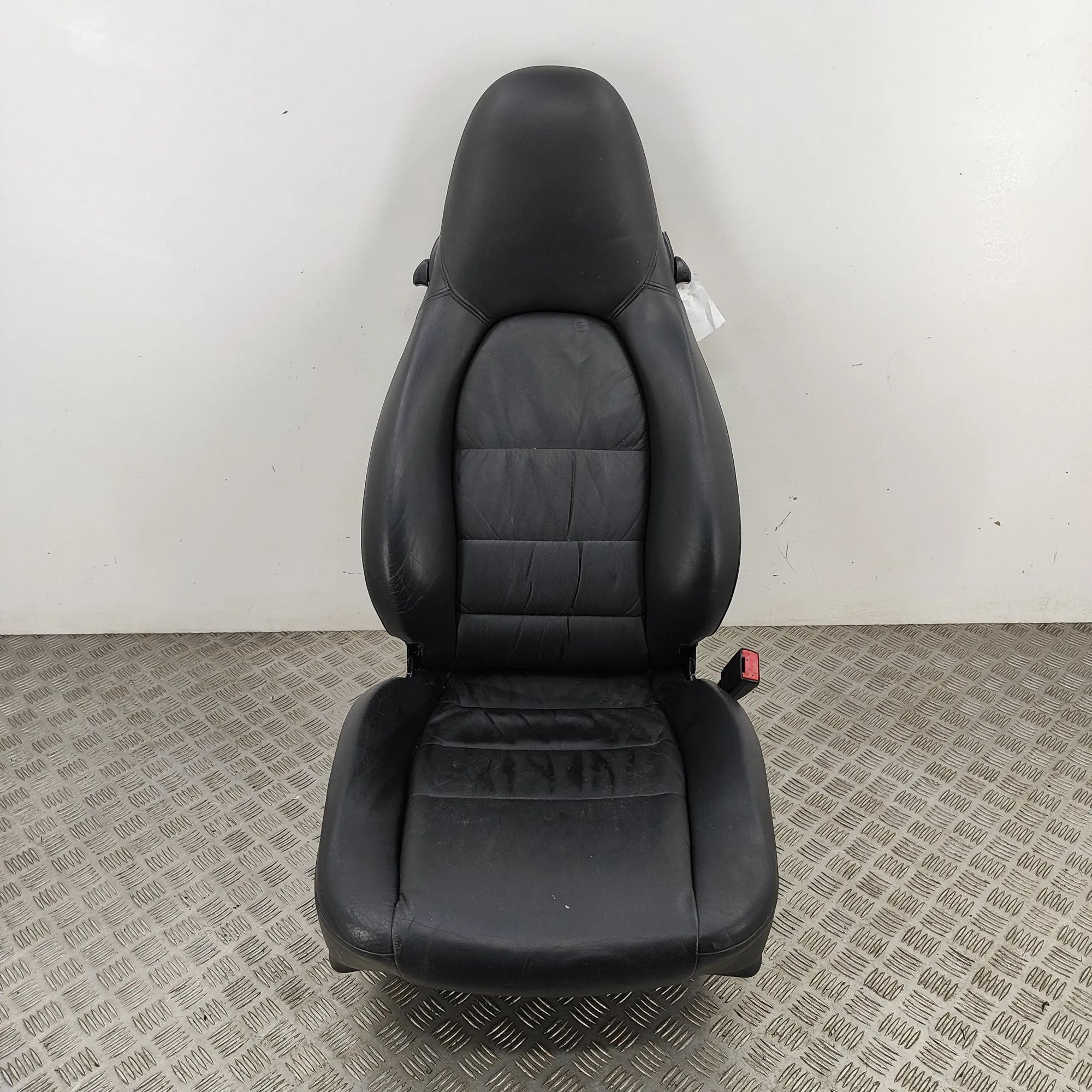 Porsche 911 (996) Front Right Seat Front right seat — PORSCHE 911 (996) (1997-2005...