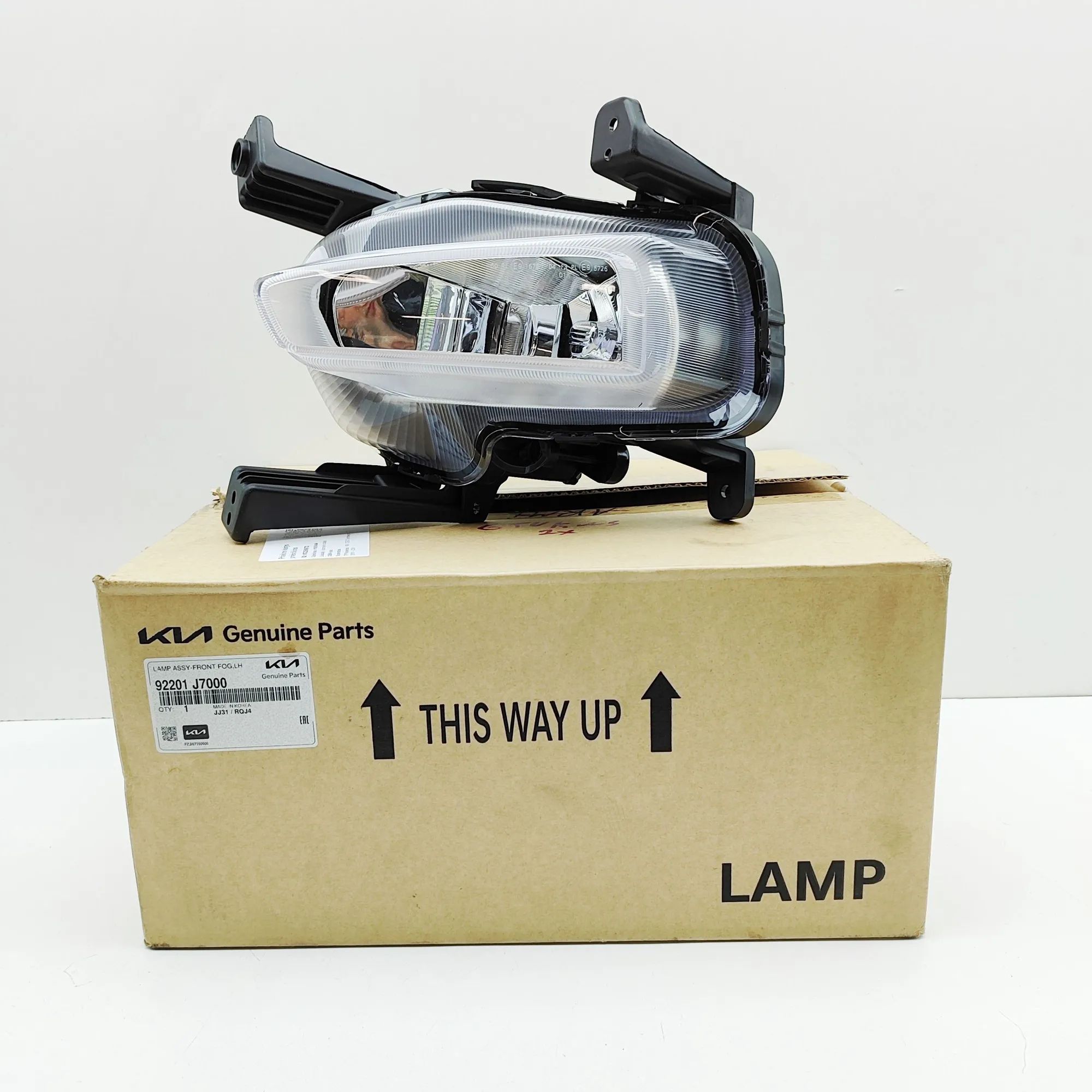 Kia Ceed (CD) Front Left Fog Light Front Left Fog Light — KIA CEED III (CD) (2018-...