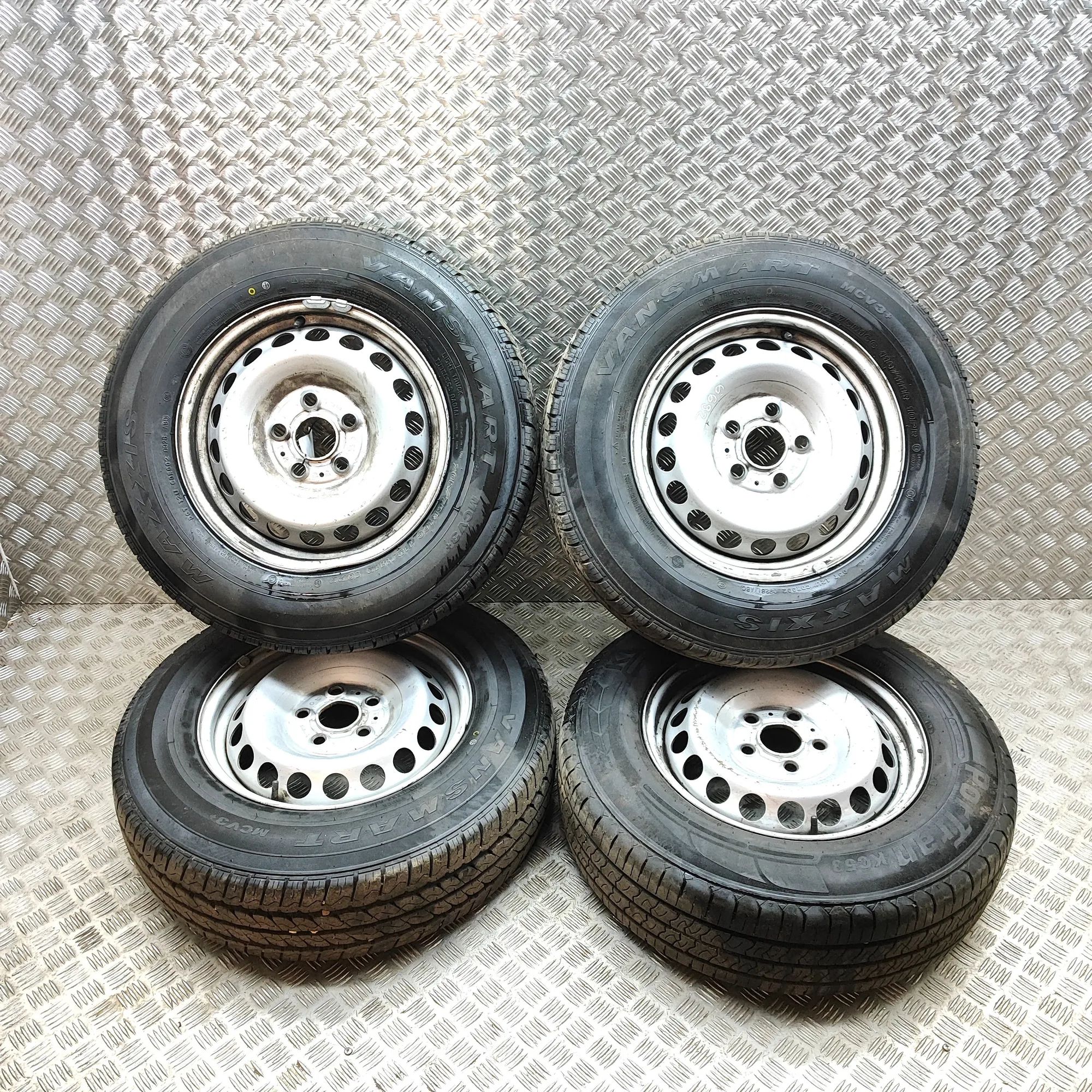 Volkswagen Crafter Alloy Wheel Set Alloy wheel set — VW CRAFTER (Van SY_) (2016-.....