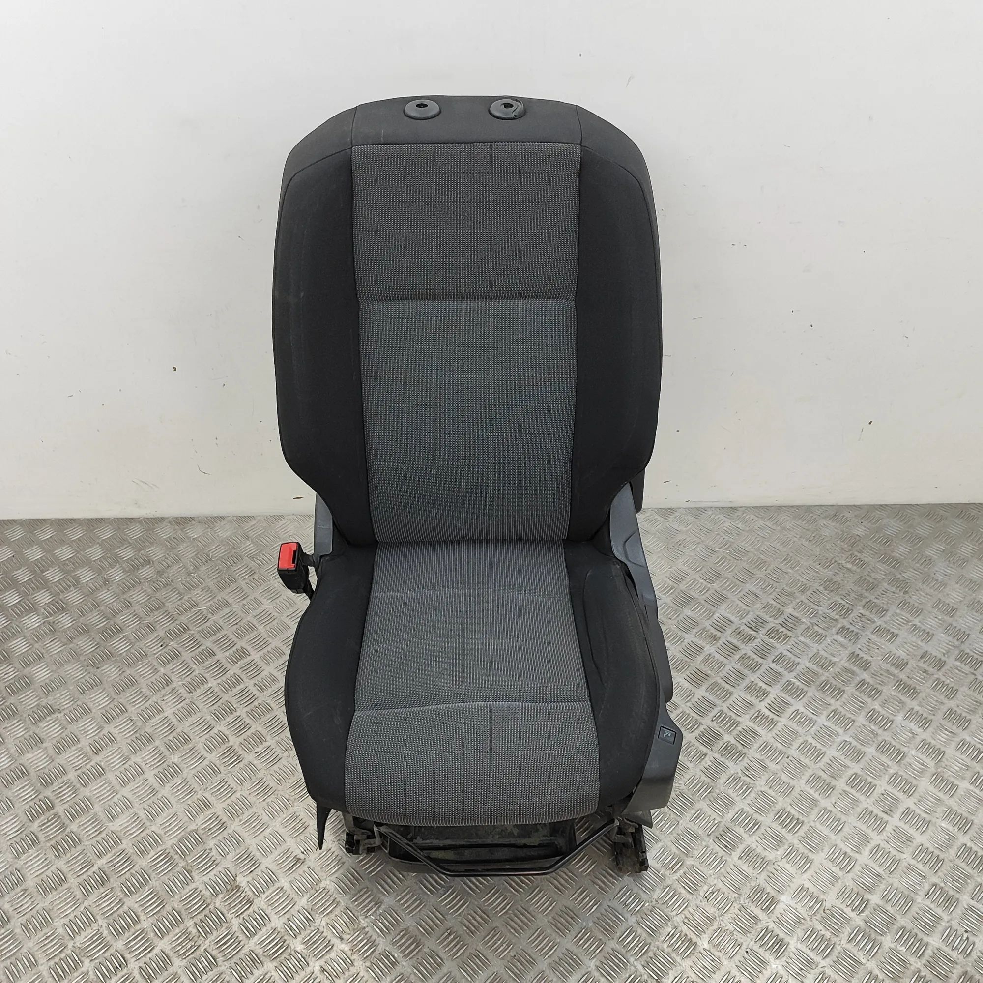 Peugeot Partner / Rifter Front Left Seat Front left seat — PEUGEOT PARTNER (Van) (2018-....