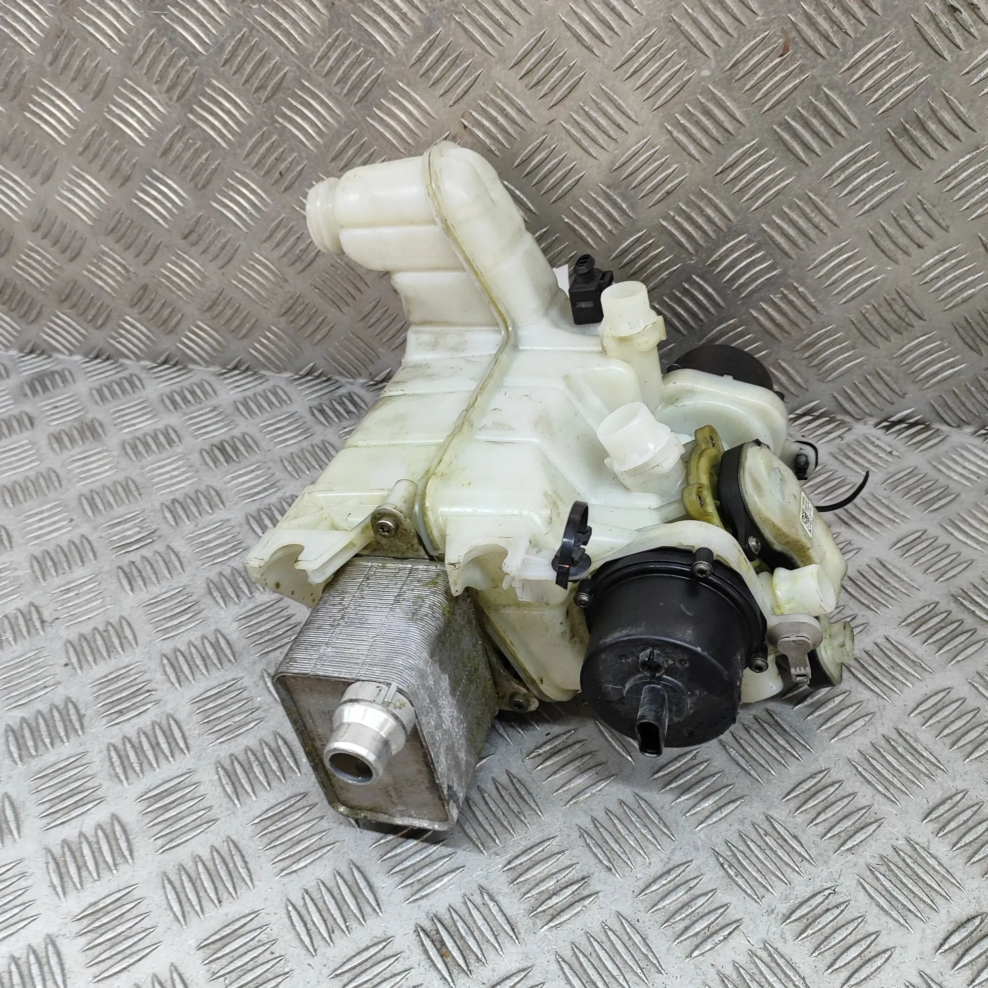 Tesla Model 3 Coolant Expansion Tank Coolant Expansion Tank — TESLA MODEL 3 (2018-.....
