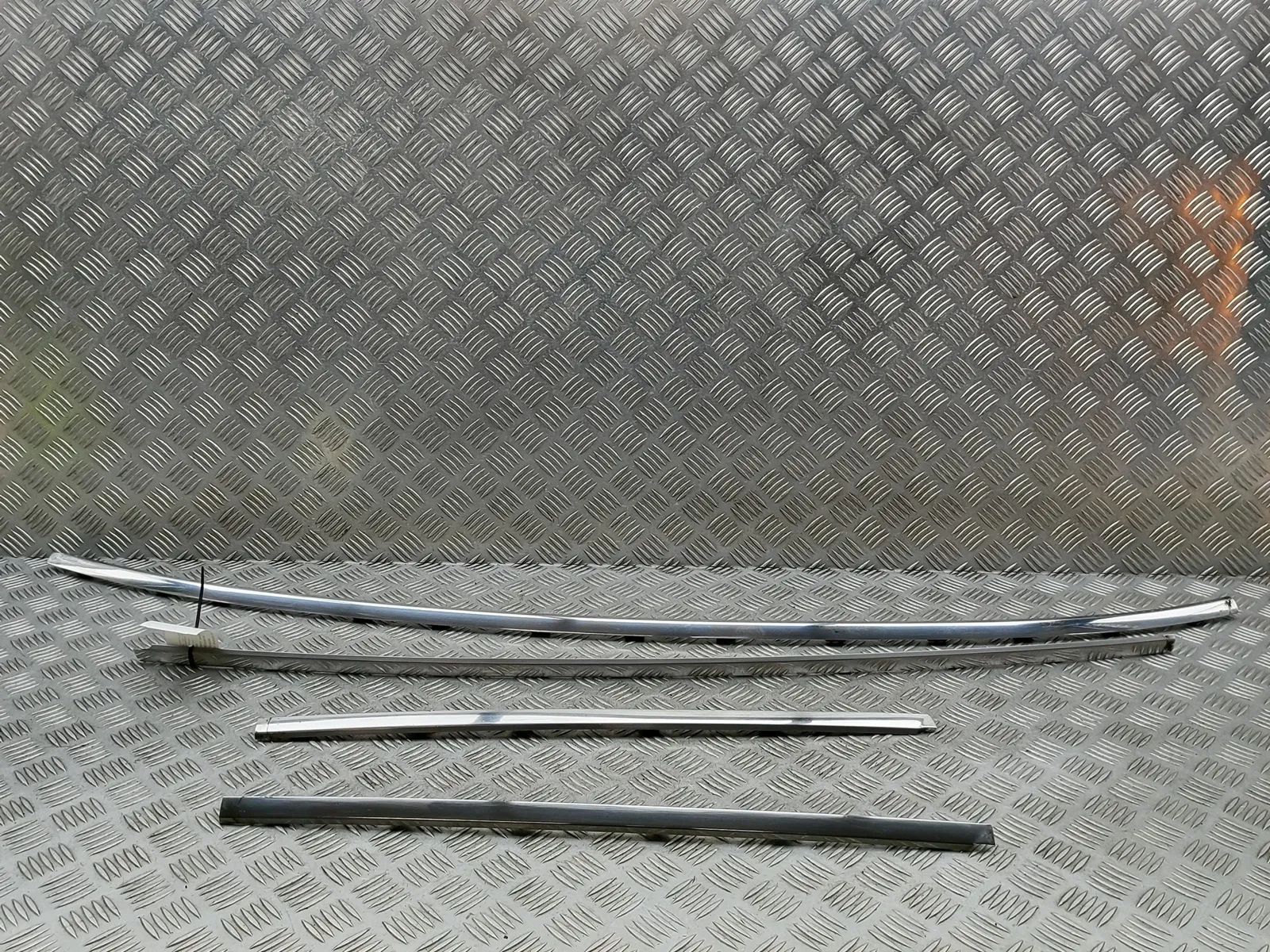 Maserati Biturbo (2, 4, Spyder, Karif) Windshield trim — front Windshield trim — front — MASERATI 425 (1987-19...