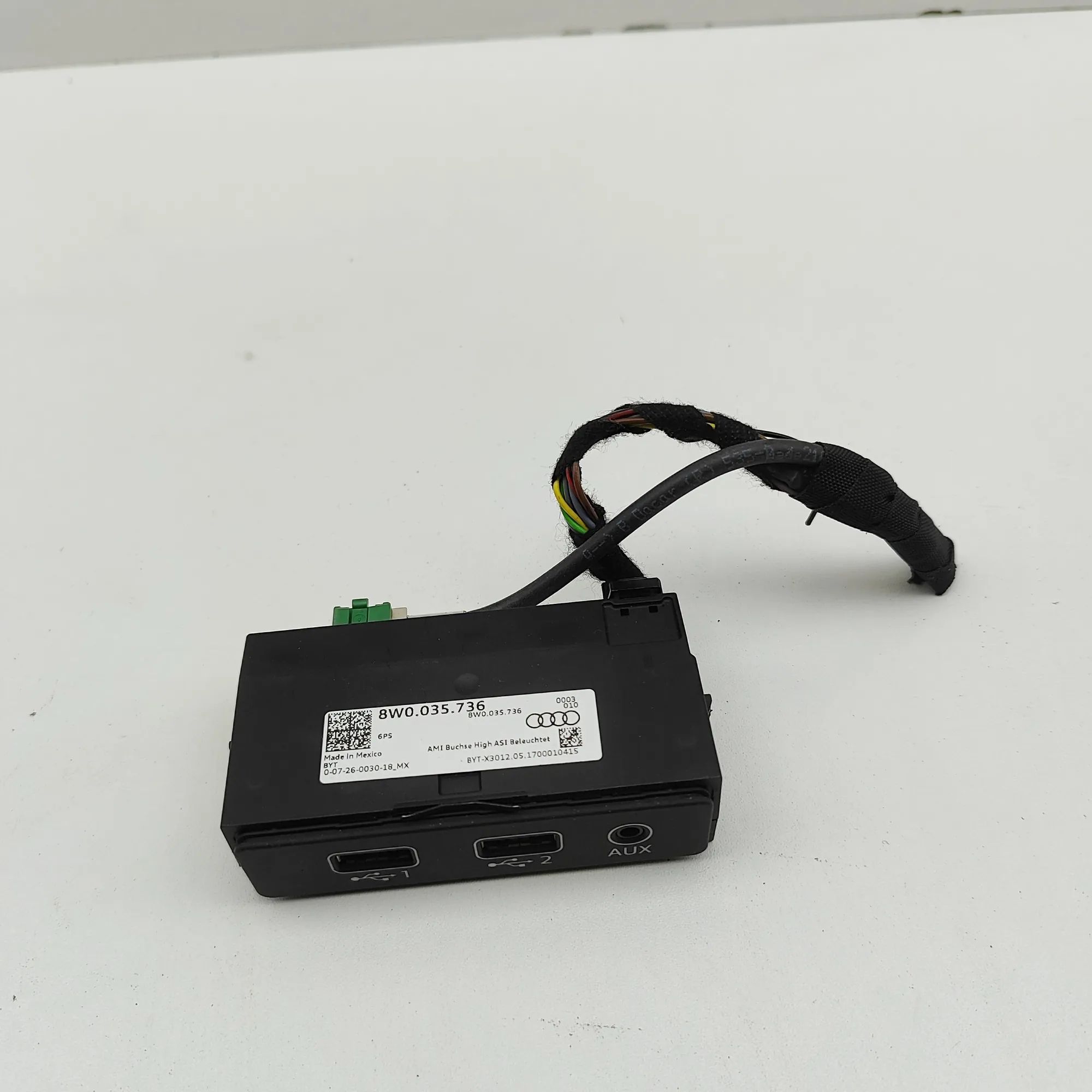Audi Q5 (8R) USB/AUX input socket USB/AUX input socket — AUDI Q5 (FY) (2016-...) ...