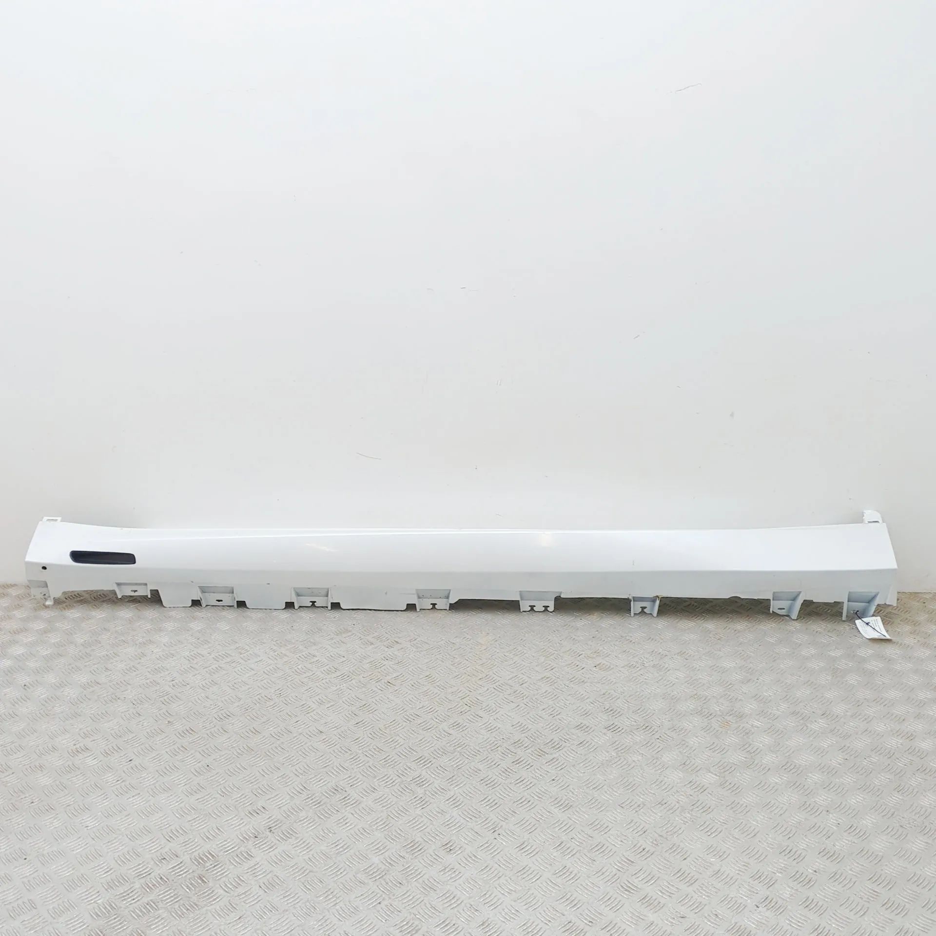 BMW X5 (G05) Left Side Plastic Sideskirt Cover