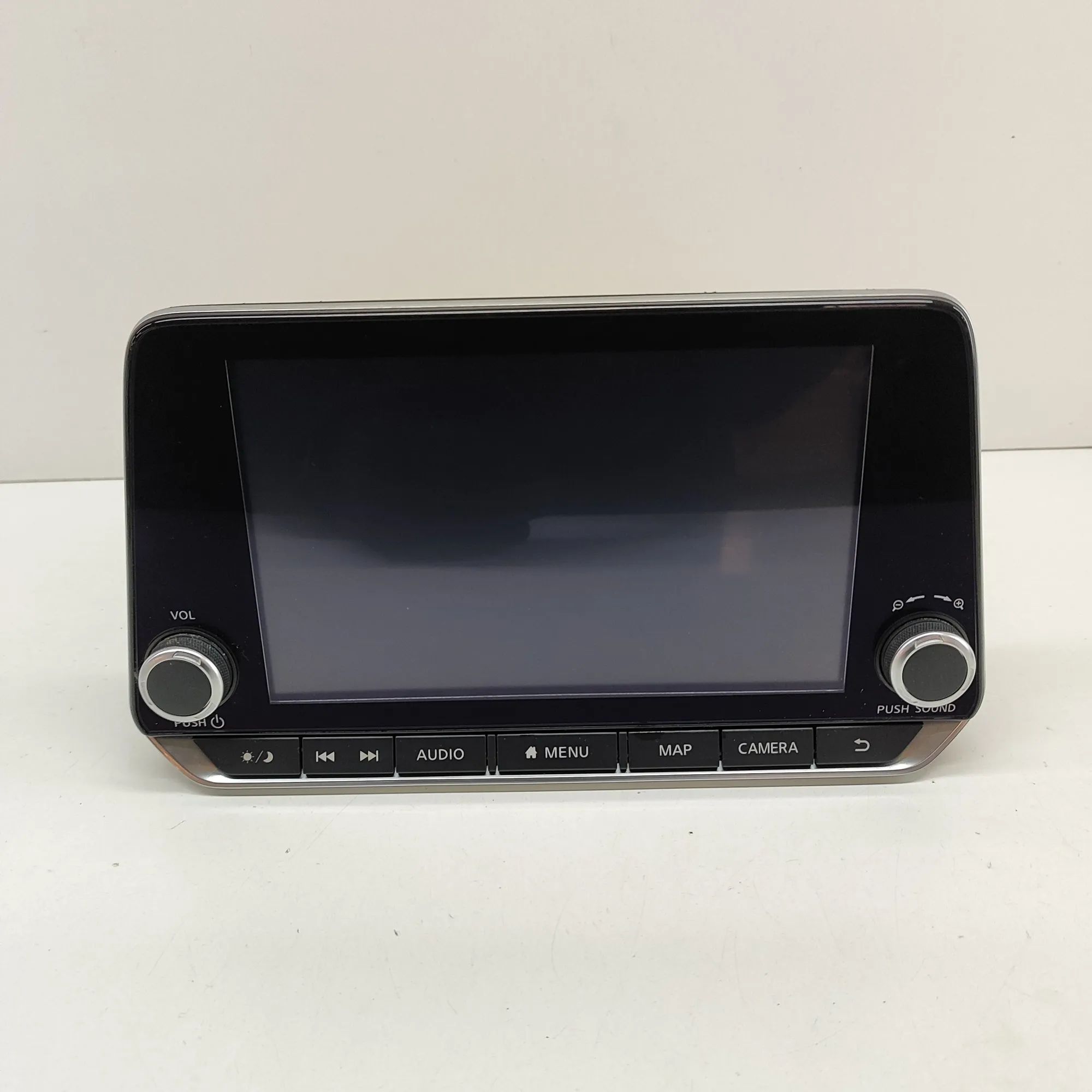 Nissan Juke Radio / CD / navigation head unit Radio / CD / navigation head unit — NISSAN JUKE...