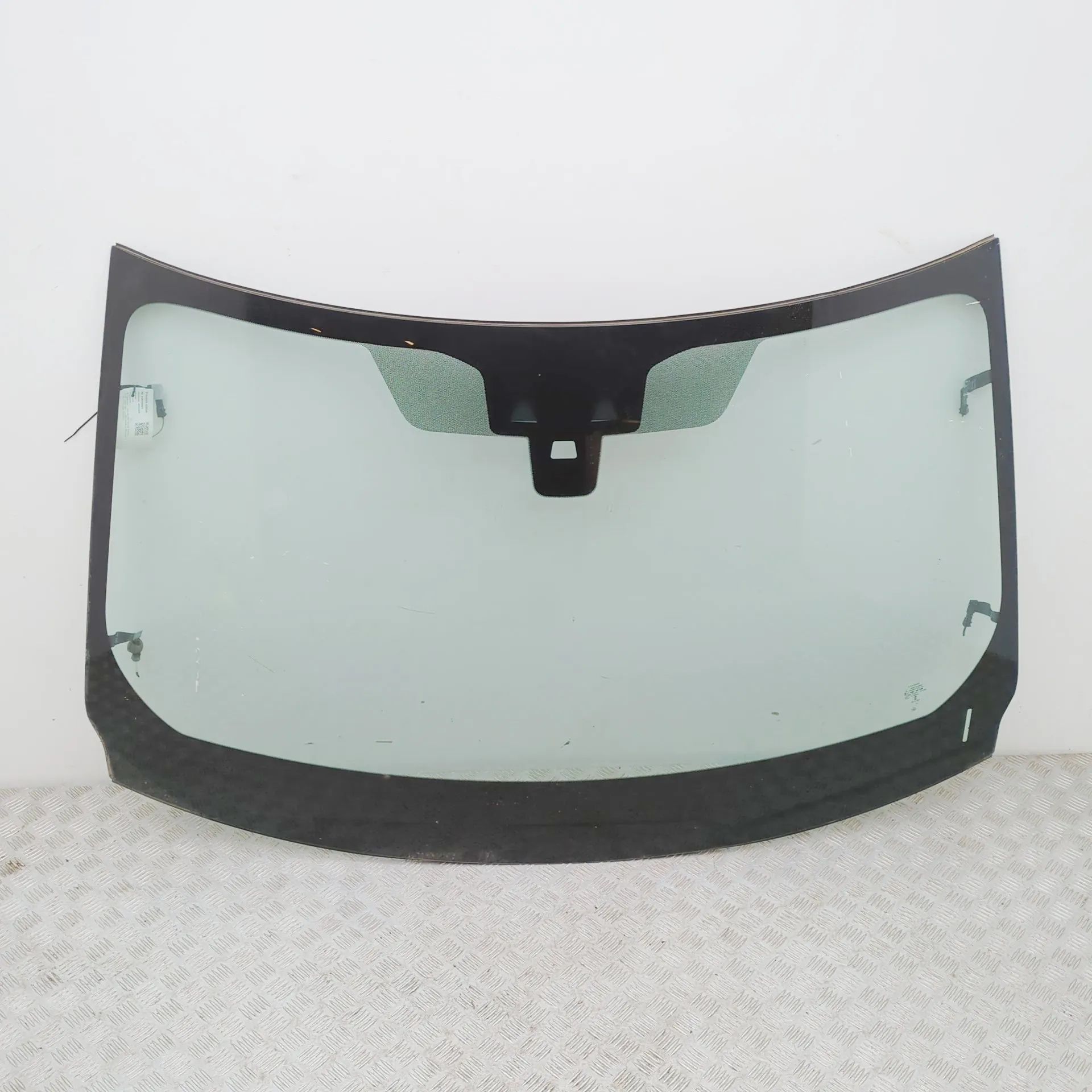 Land Rover Range Rover Velar Front Windshield Front Windshield — LAND ROVER RANGE ROVER VELAR...
